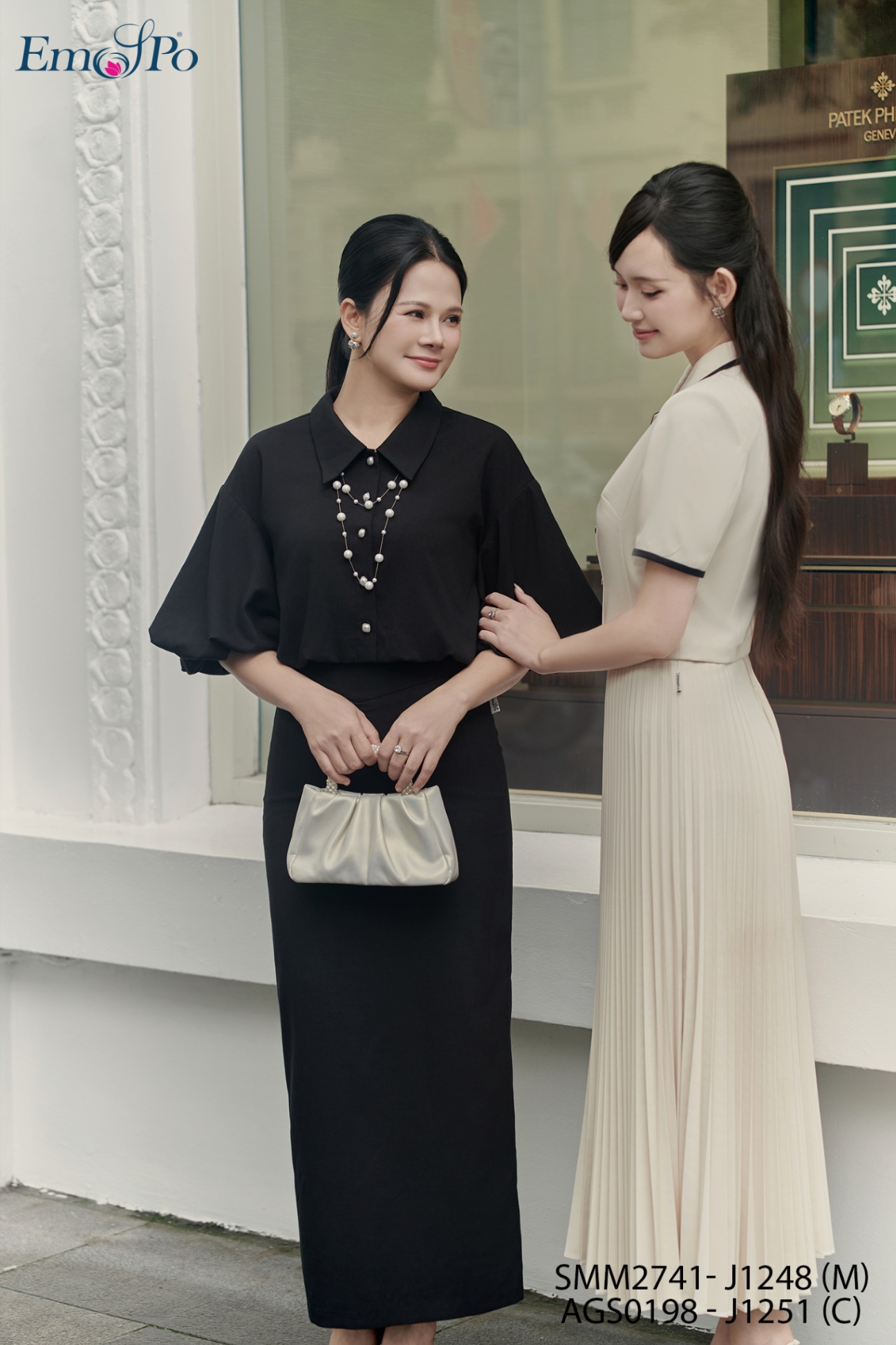 Sơ mi dáng bí lửng, cổ bẻ nhọn, cài khuy
