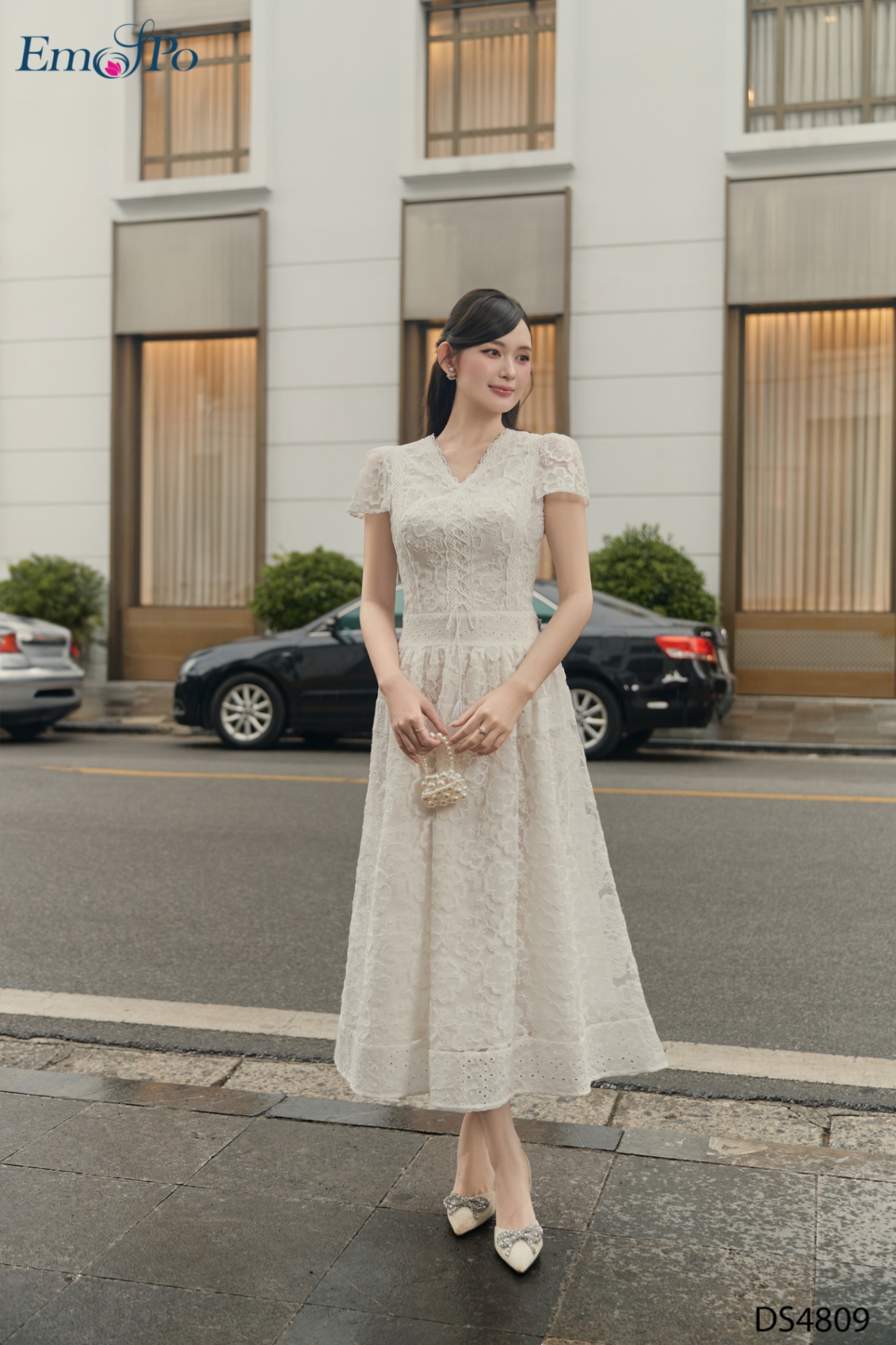 Đầm xòe, cổ tim kẹp ren đan dây, can eo cao