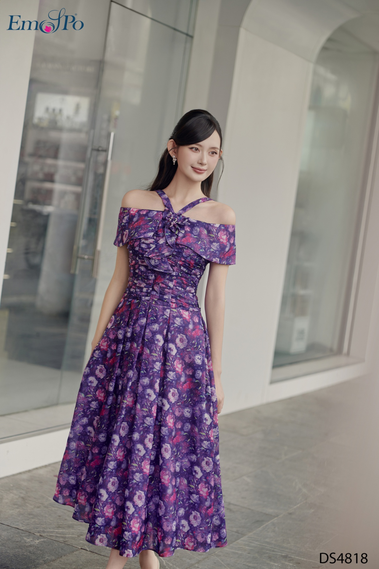 Đầm hoa xòe, trễ vai đính hoa, xếp ly nhún