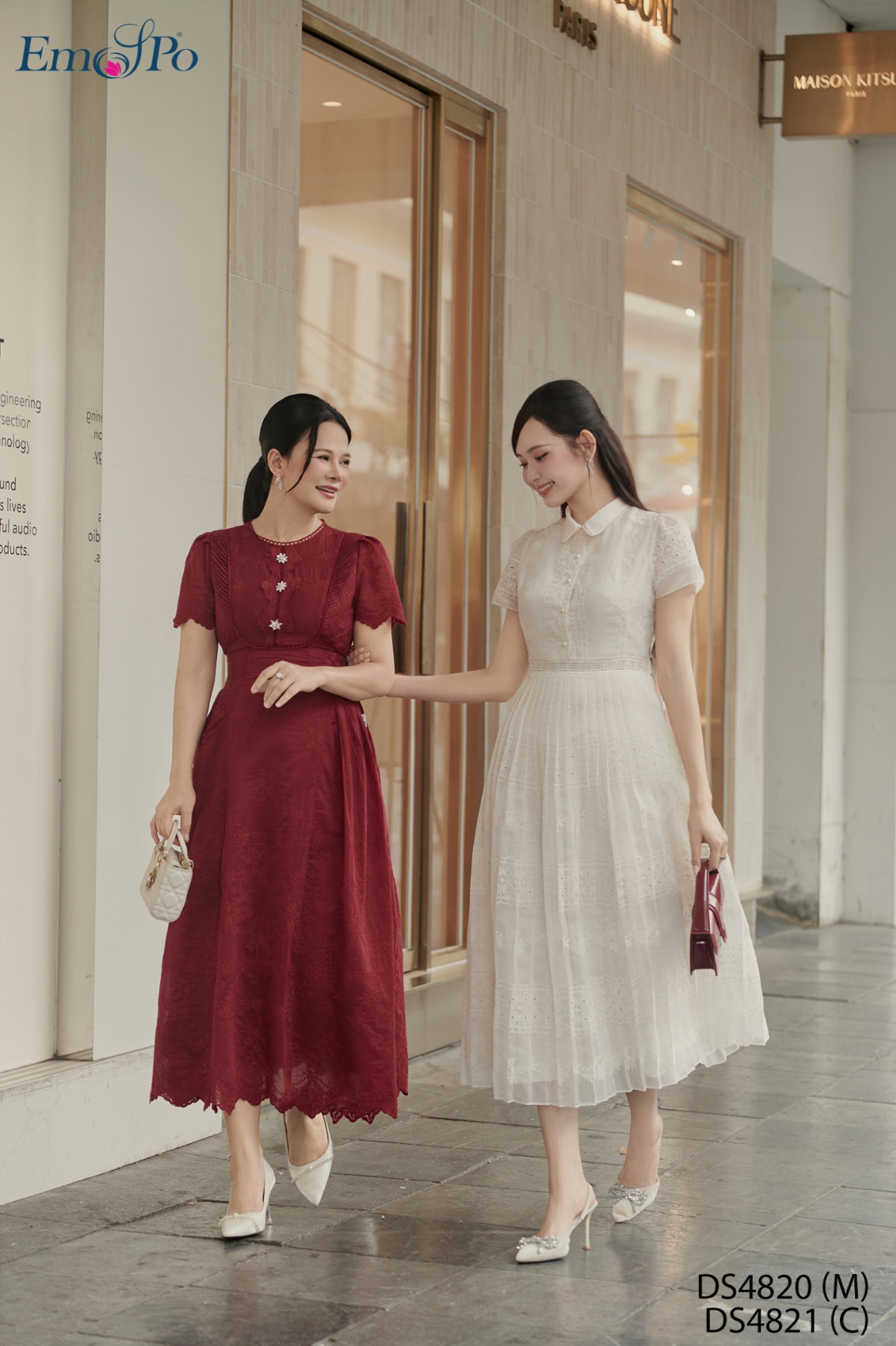 Đầm xòe cổ tròn kẹp ren, đính hoa đá, xếp ly 2 bên
