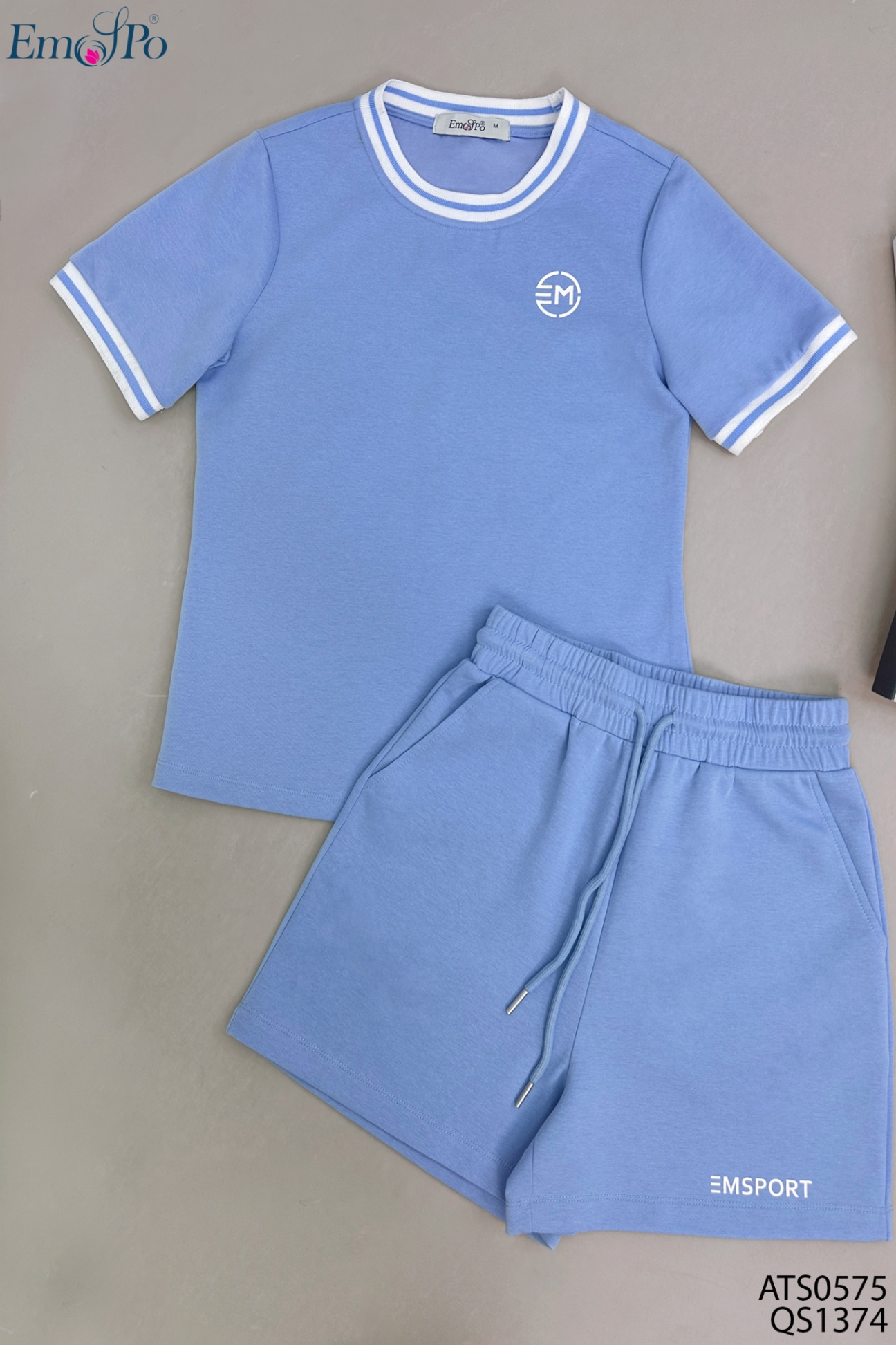 Áo thun trơn, cổ và tay viền phối màu, in logo bên ngực, đi bộ QS1374