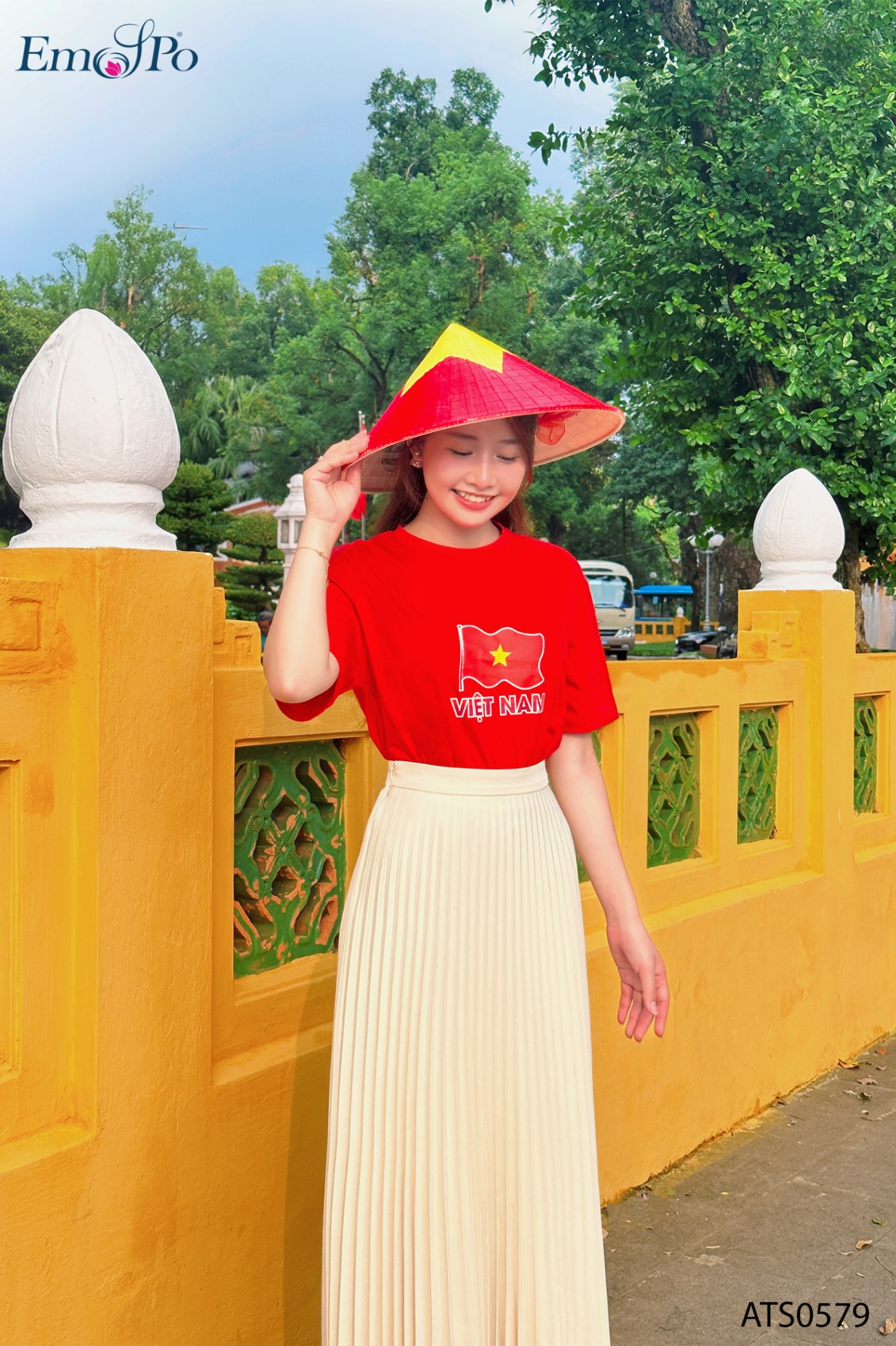 Áo thun trơn cổ tròn, in hình 
