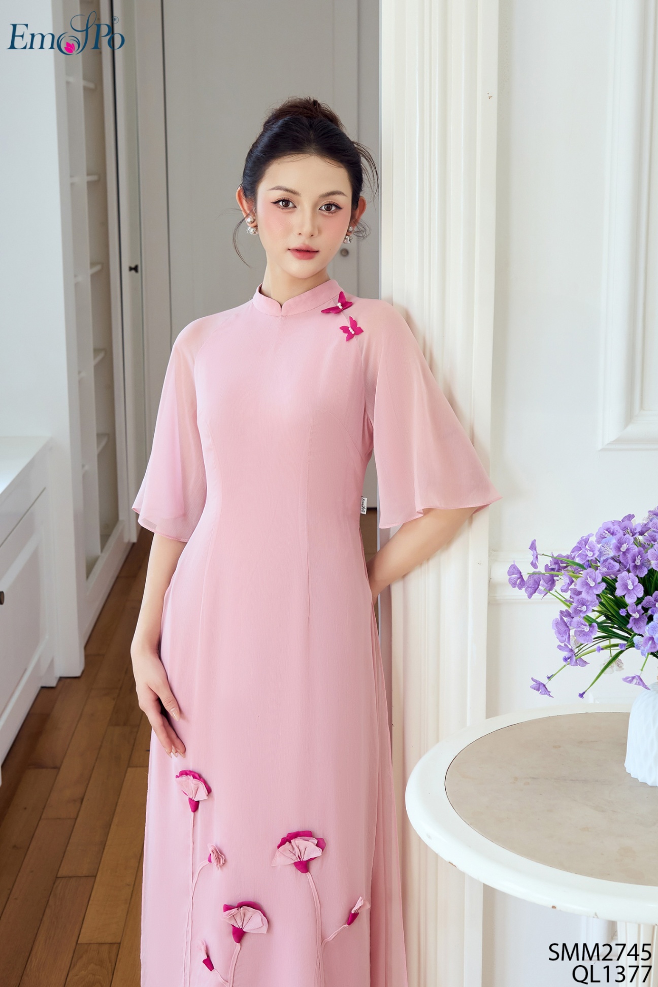 Áo dài tơ trơn cổ 3F, đính bướm ngọc trai, hoa đính tà, đi bộ QL1377