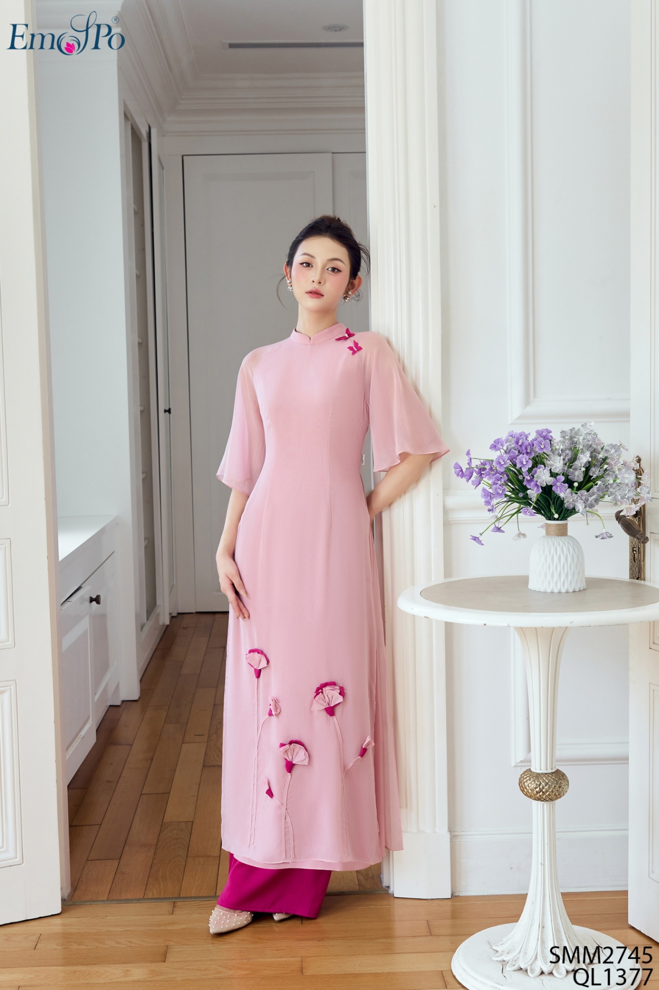 Áo dài tơ trơn cổ 3F, đính bướm ngọc trai, hoa đính tà, đi bộ QL1377