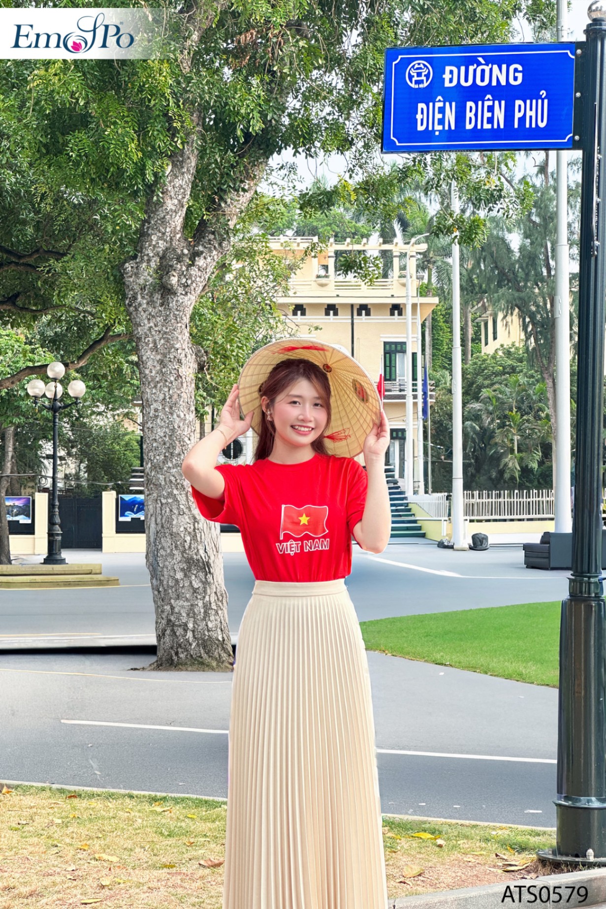 Áo thun trơn cổ tròn, in hình 