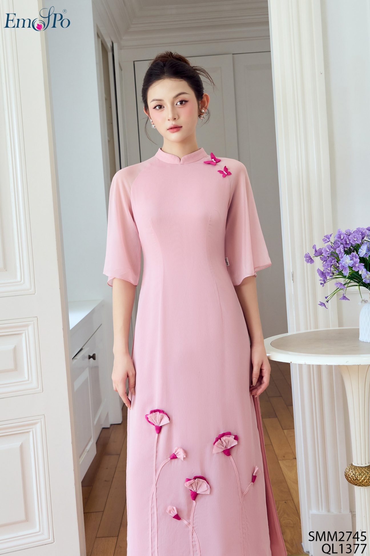 Áo dài tơ trơn cổ 3F, đính bướm ngọc trai, hoa đính tà, đi bộ QL1377