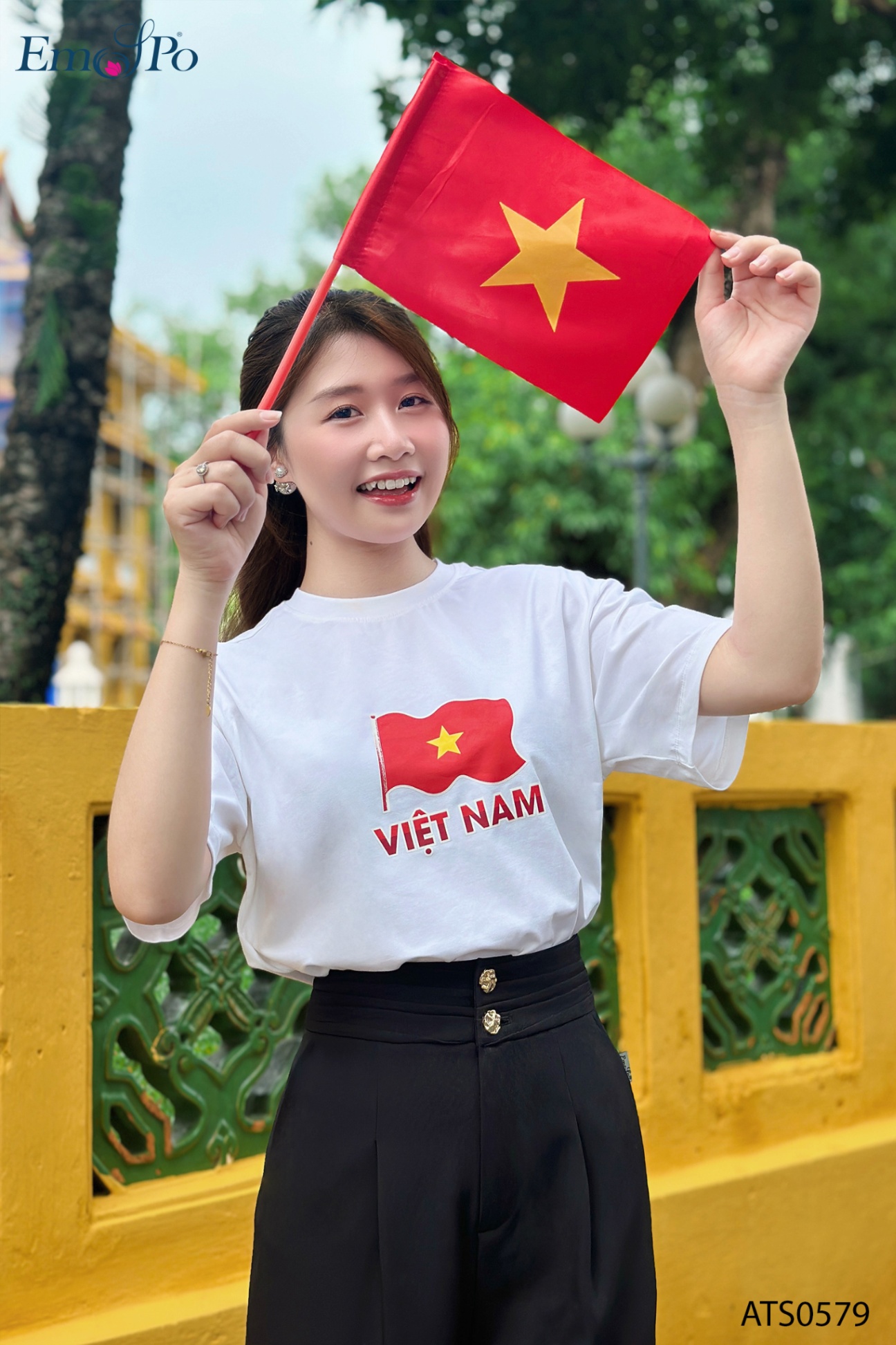 Áo thun trơn cổ tròn, in hình 