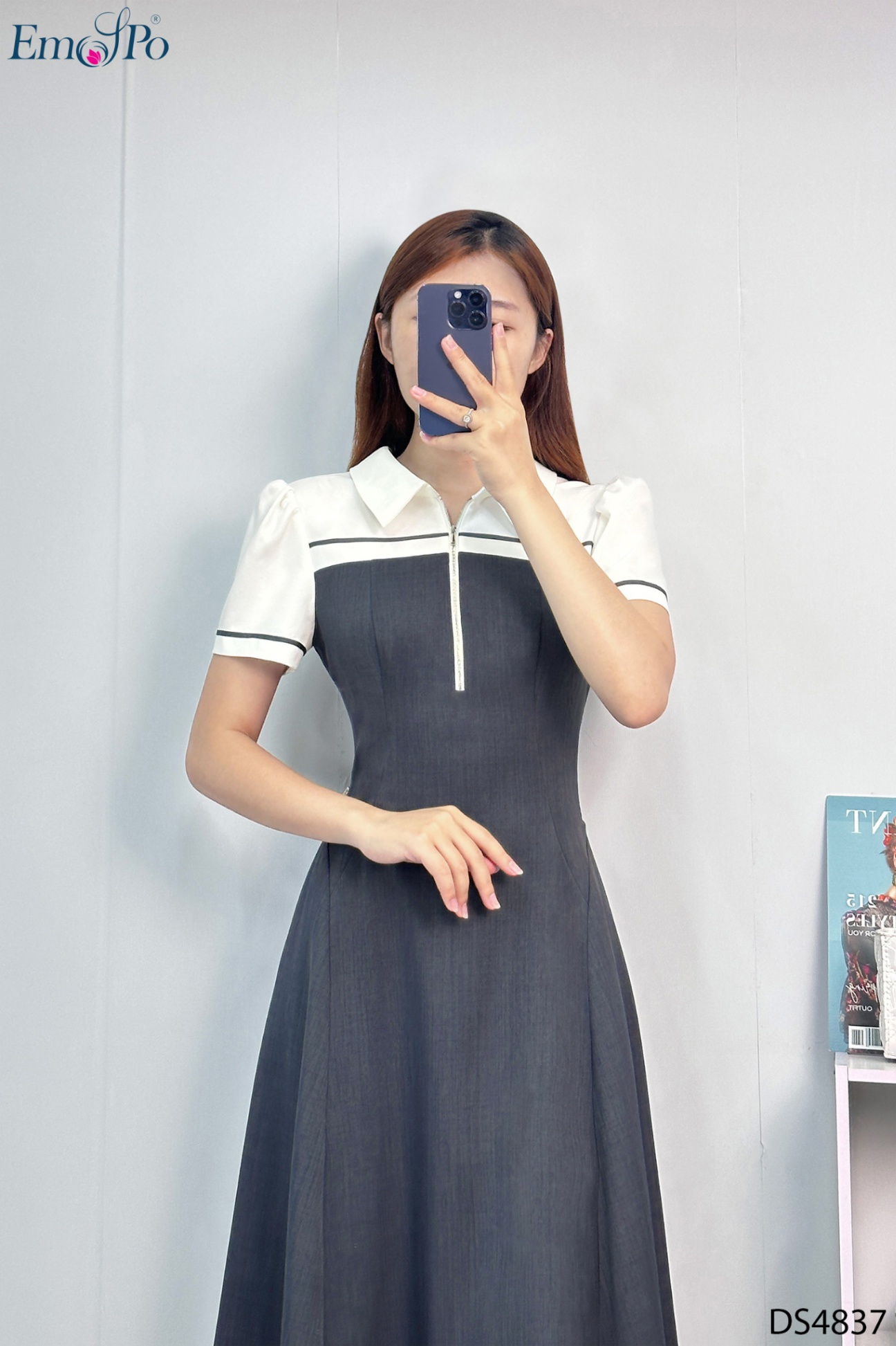 Đầm xòe, cổ bẻ phối màu kéo khóa, chiết eo cao