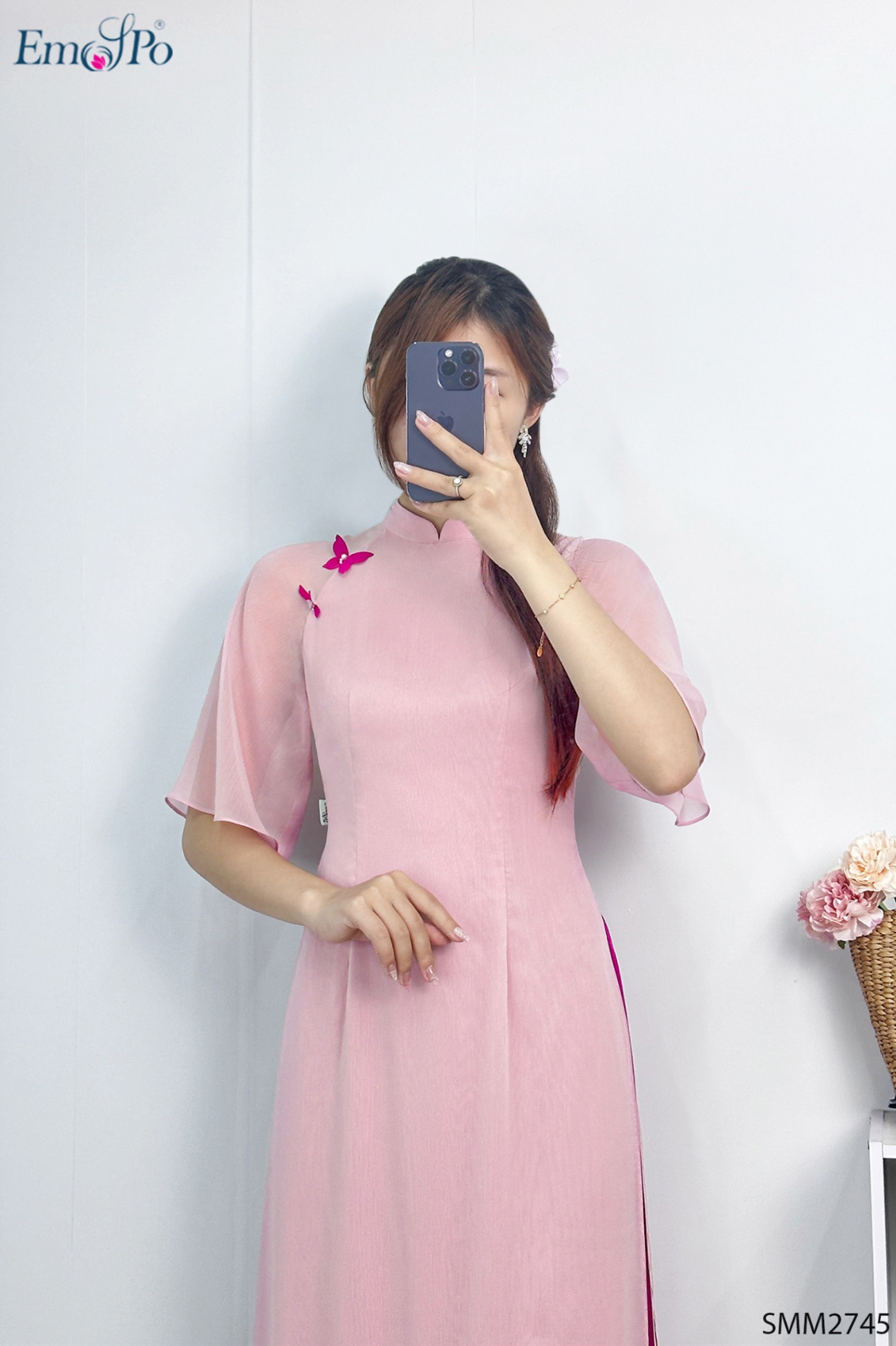 Áo dài tơ trơn cổ 3F, đính bướm ngọc trai, hoa đính tà, đi bộ QL1377