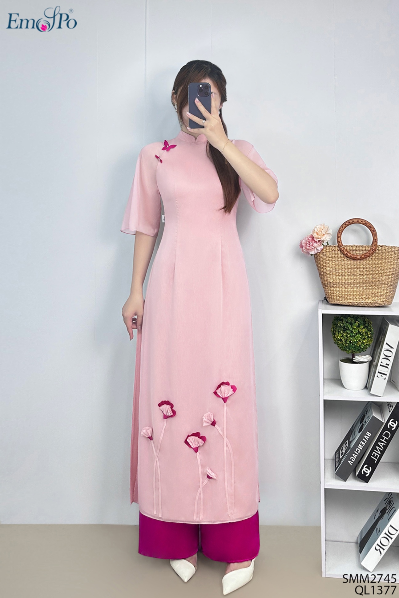 Áo dài tơ trơn cổ 3F, đính bướm ngọc trai, hoa đính tà, đi bộ QL1377