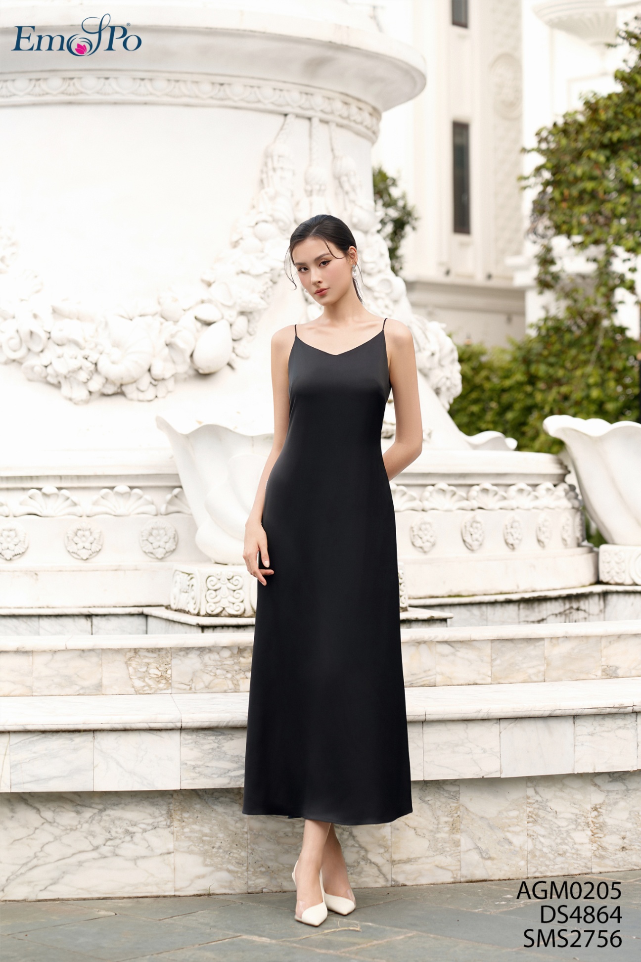Đầm lụa hai dây dáng dài đi bộ cùng AGM0205 và SMS2756