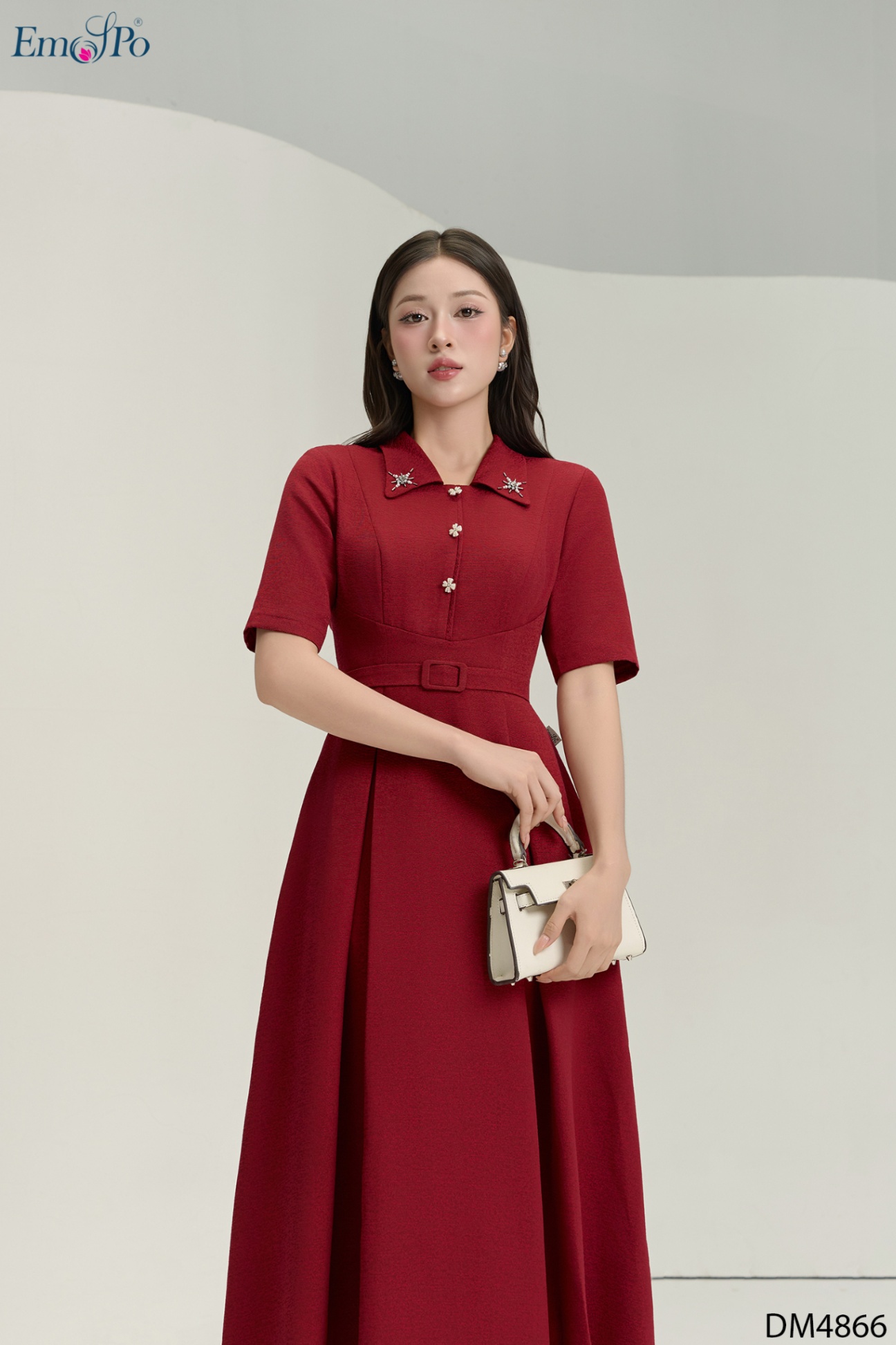 Đầm xòe xếp ly, can eo cao, cổ bẻ, đính đá cườm, đai rời