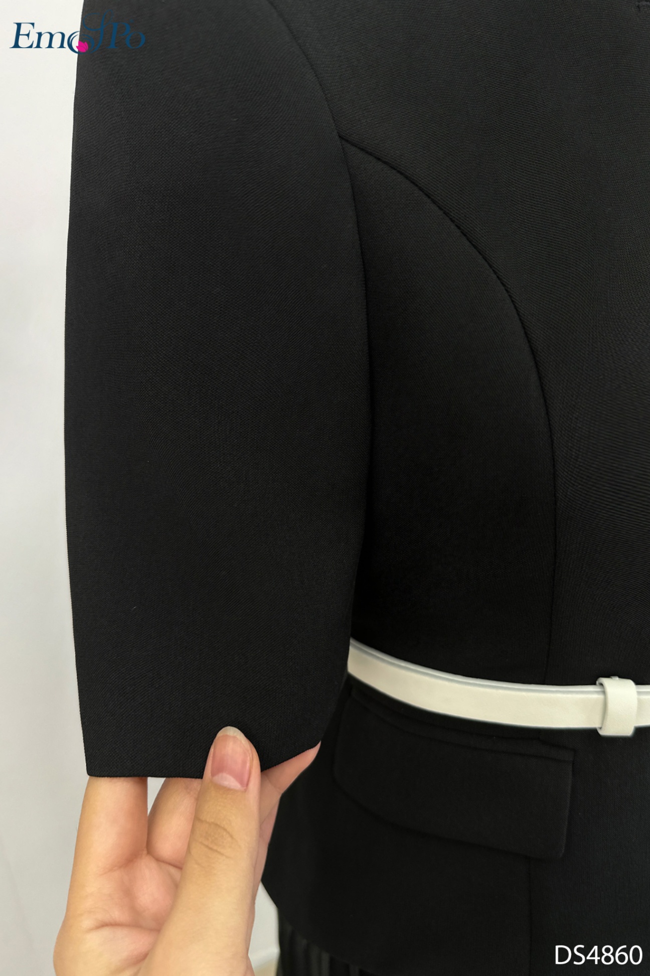 Đầm xòe xếp ly, dáng peplum, cài cúc đá, đai rời