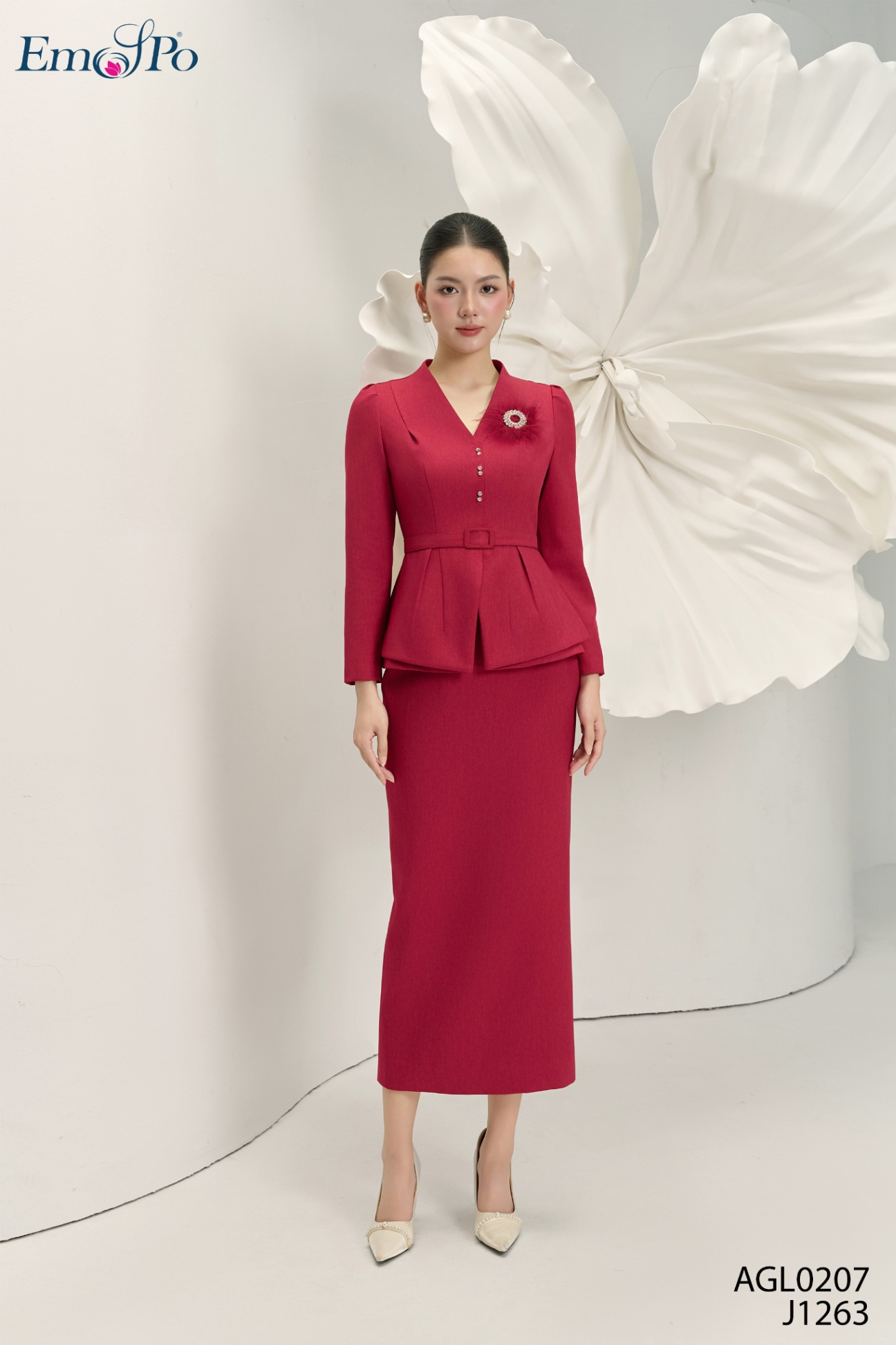 Áo ký giả cổ tim dáng peplum, đính đá, cài đá lông vũ, đi bộ J1263