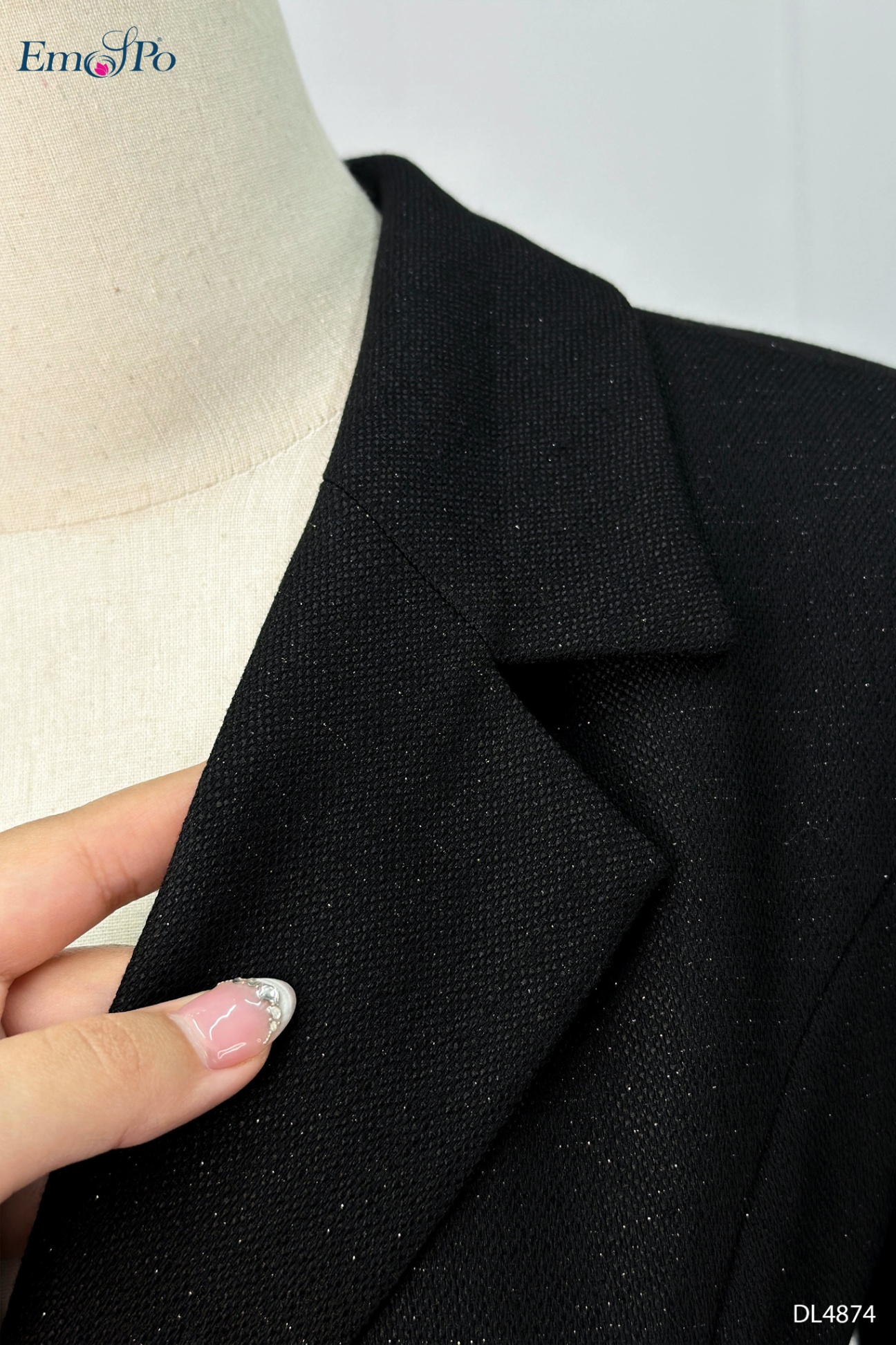 Đầm vest liền thân, xẻ sau, đai rời