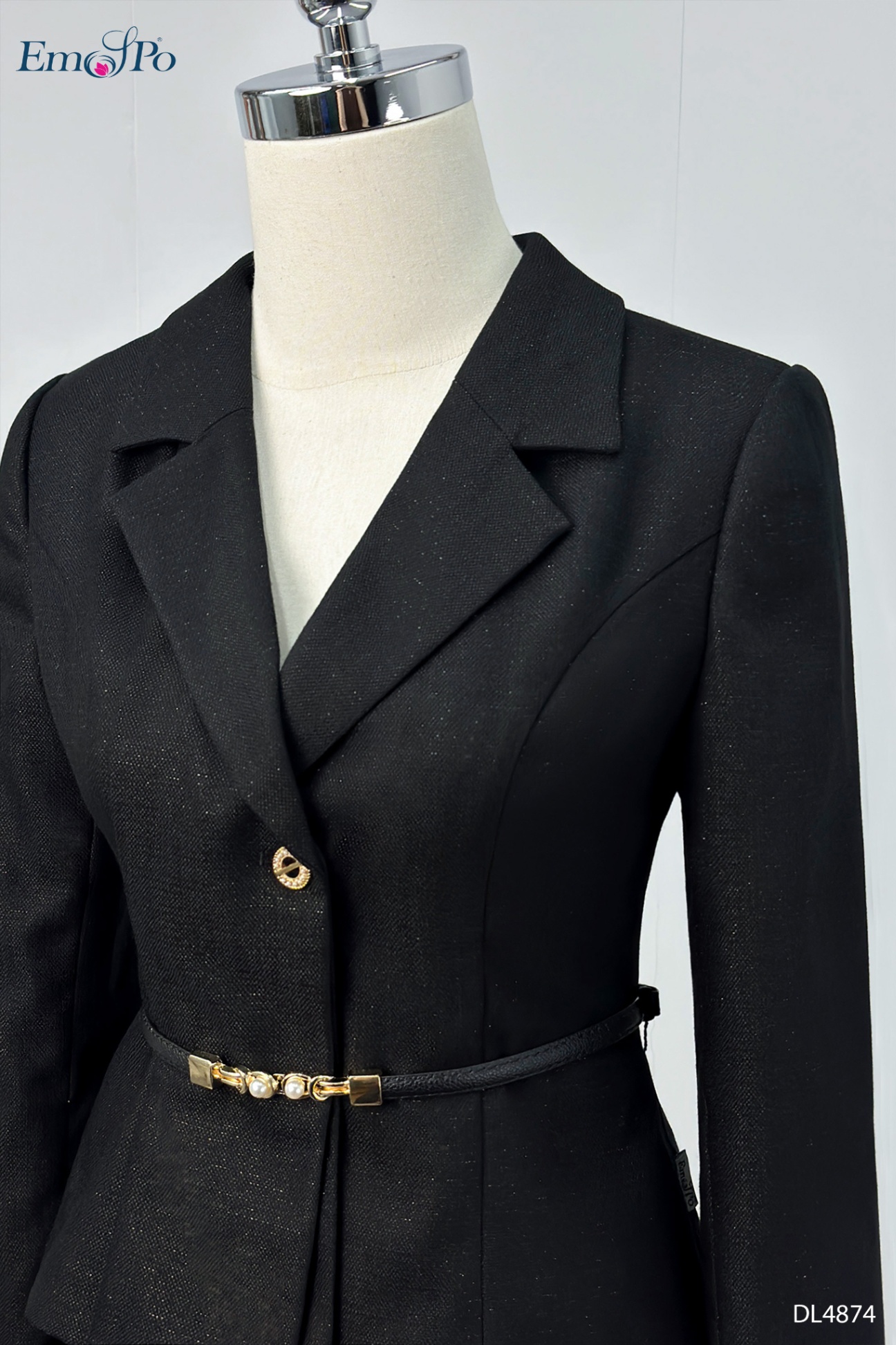 Đầm vest liền thân, xẻ sau, đai rời
