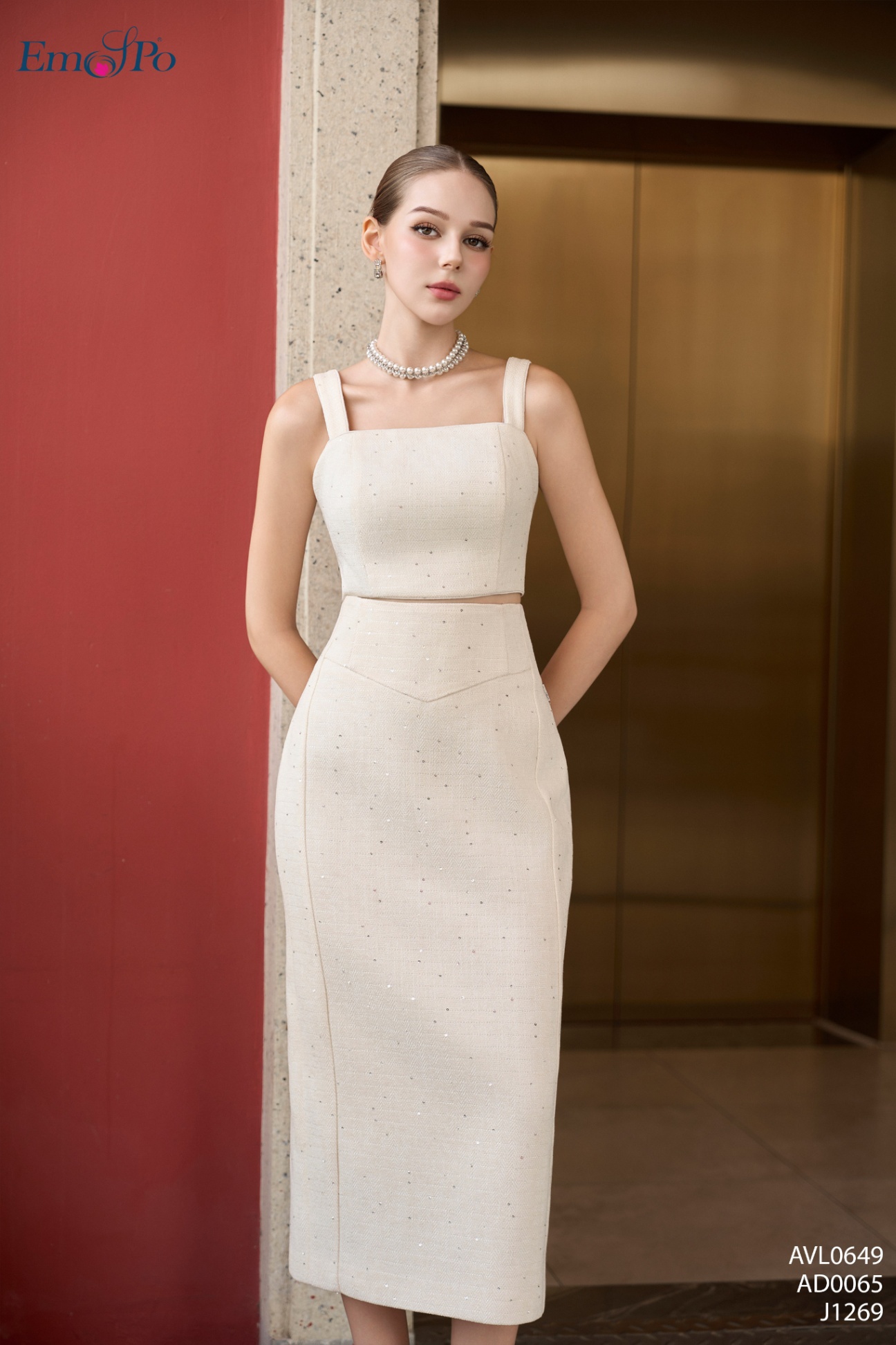 Juyp ôm cạp cao, xẻ sau, đi bộ AVL0649 & AD0065