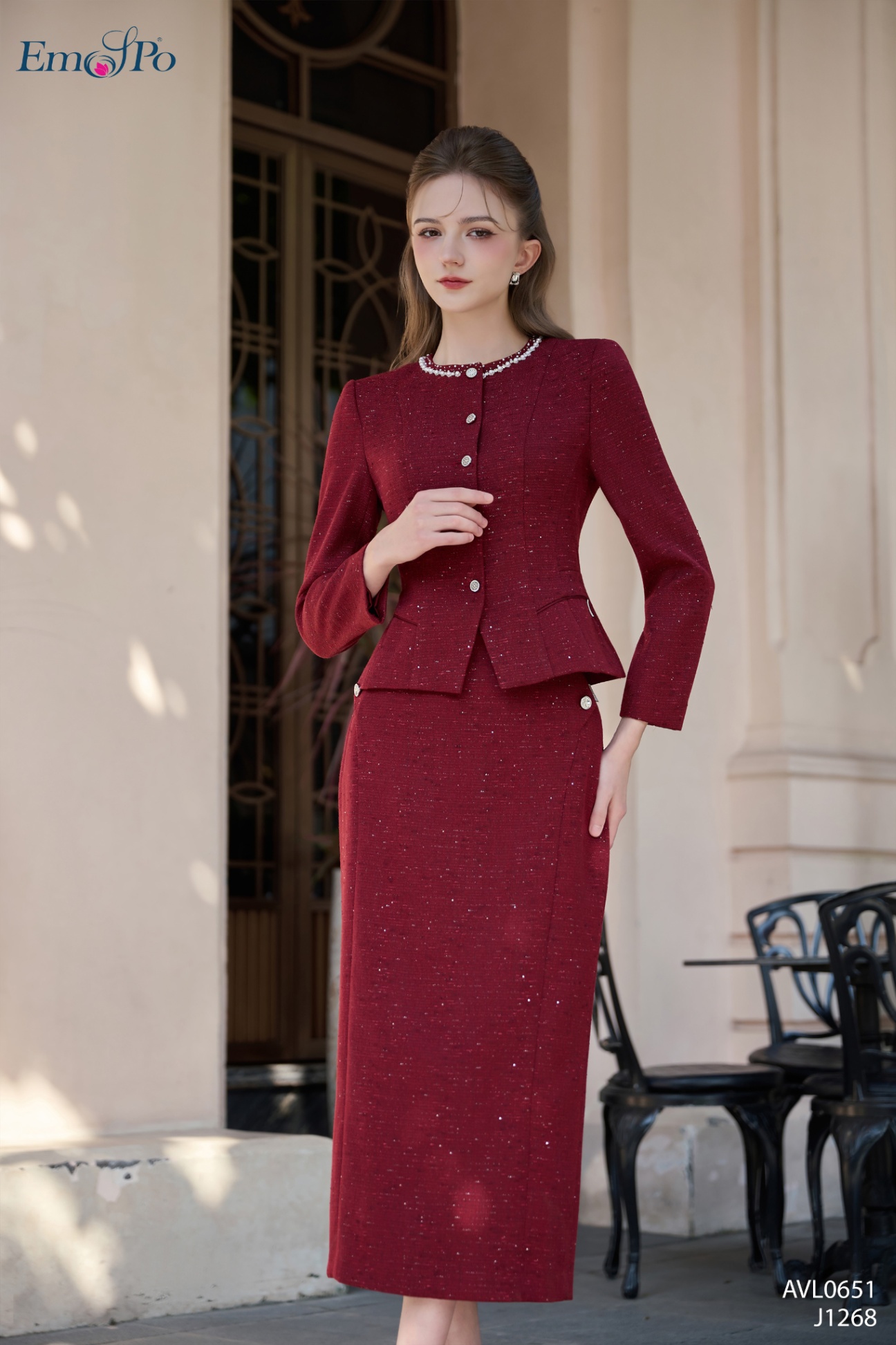 Juyp ôm xẻ sau, đính cúc đá 2 bên, đi bộ AVL0648