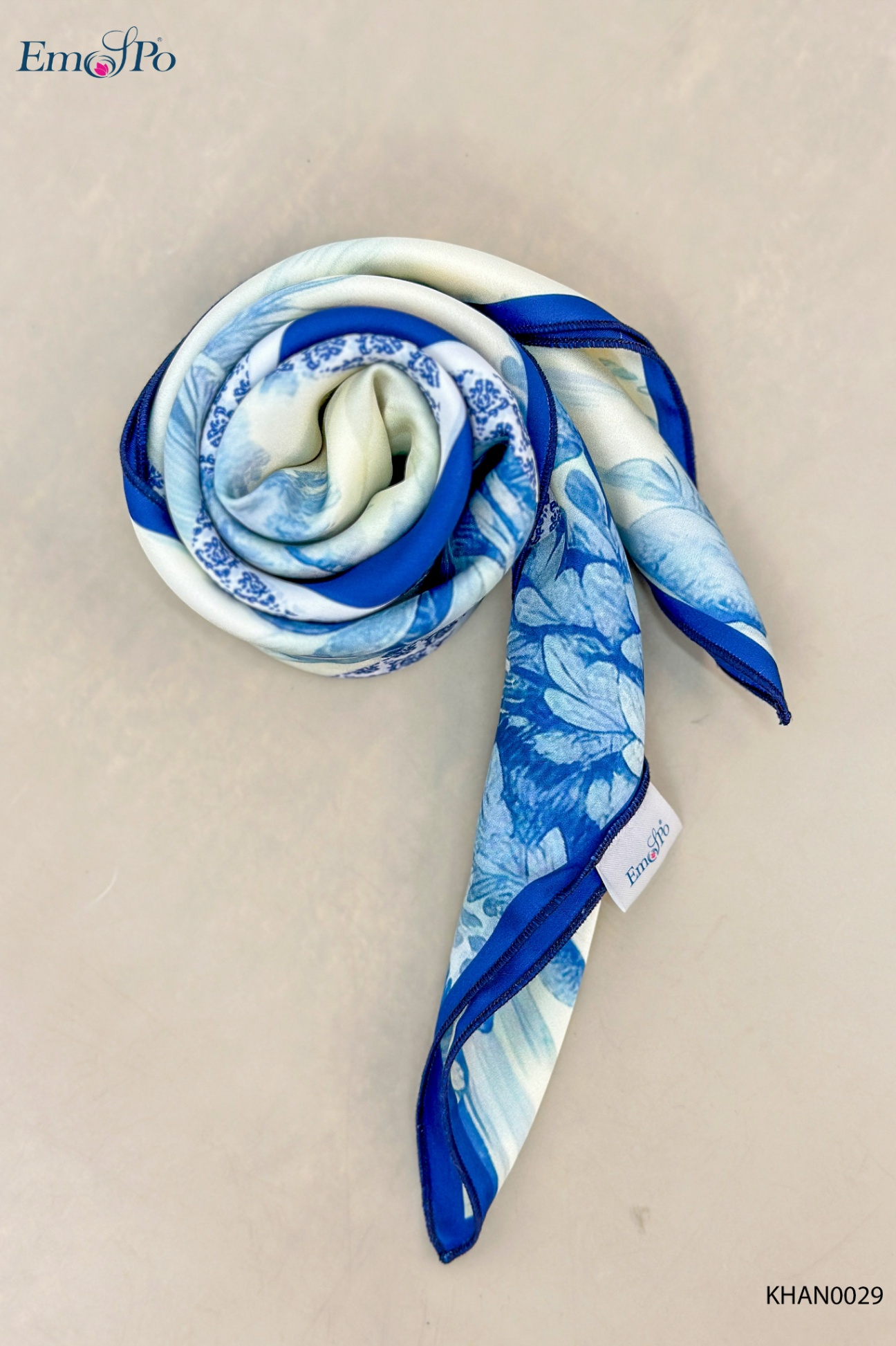 KHAN0029 - Khăn lụa vuông thương hiệu, họa tiết cổ điển, KT 70*70cm
