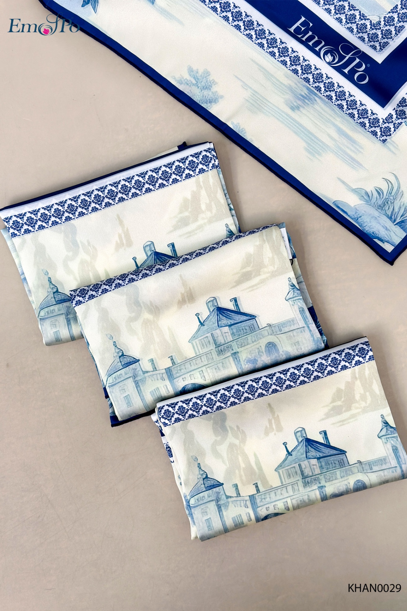 KHAN0029 - Khăn lụa vuông thương hiệu, họa tiết cổ điển, KT 70*70cm