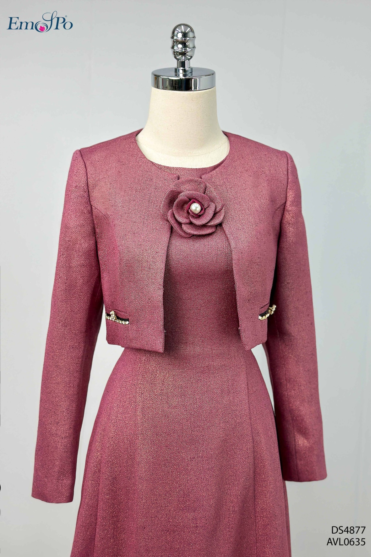 Đầm xòe sát nách cổ tròn, chiết eo, đi bộ AVL0635