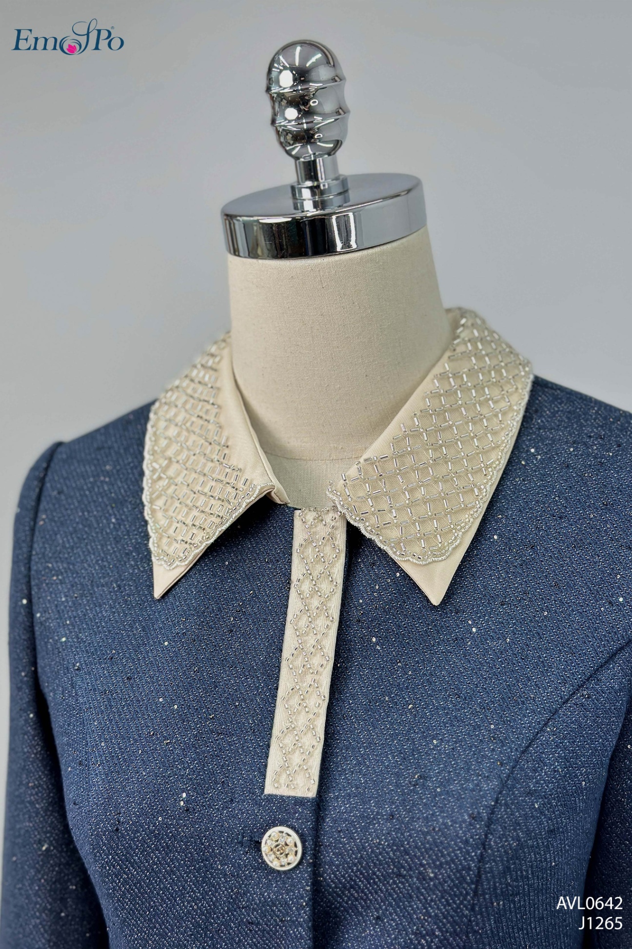 Áo vest, cổ bẻ phối màu kẹp lưới đính cườm, túi cơi 2 bên, đi bộ J1265