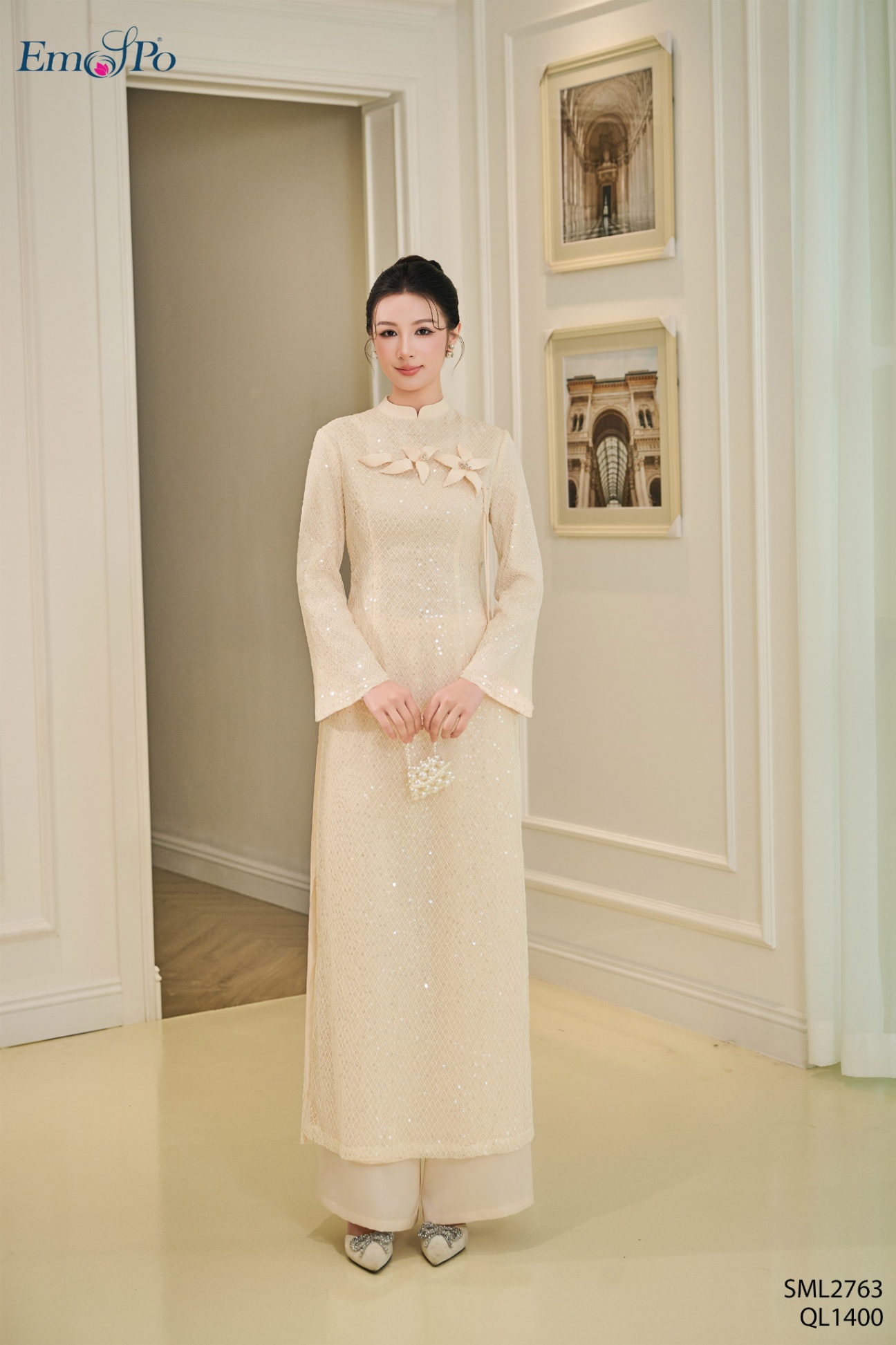 Áo dài ren lưới kim sa, cổ 3 phân, ngực đính hoa, đi bộ QL1400