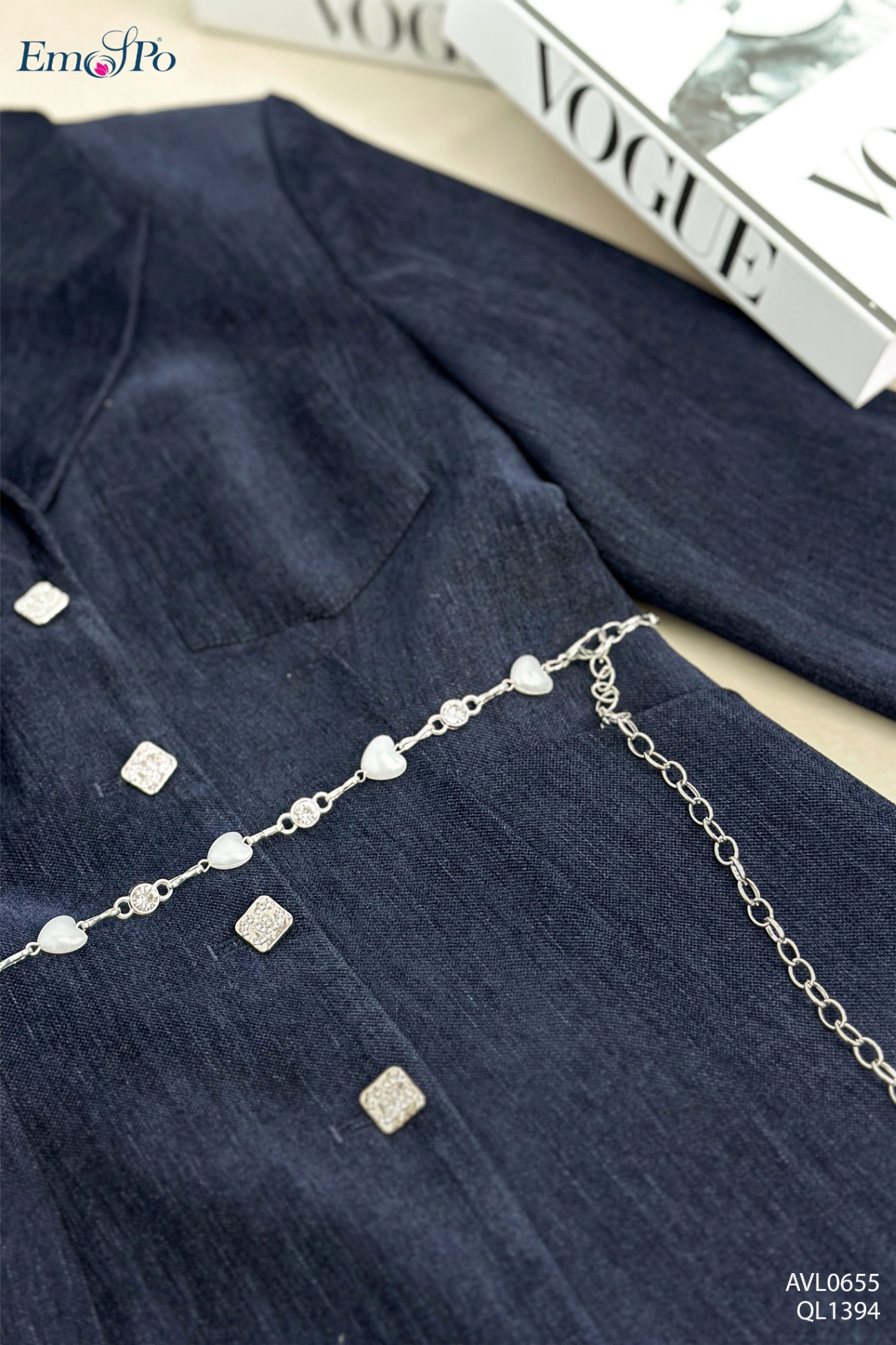 Áo vest cổ bẻ ve, cài khuy đá, chiết eo kèm dây lưng dải đá & ngọc trai, đi bộ QL1394