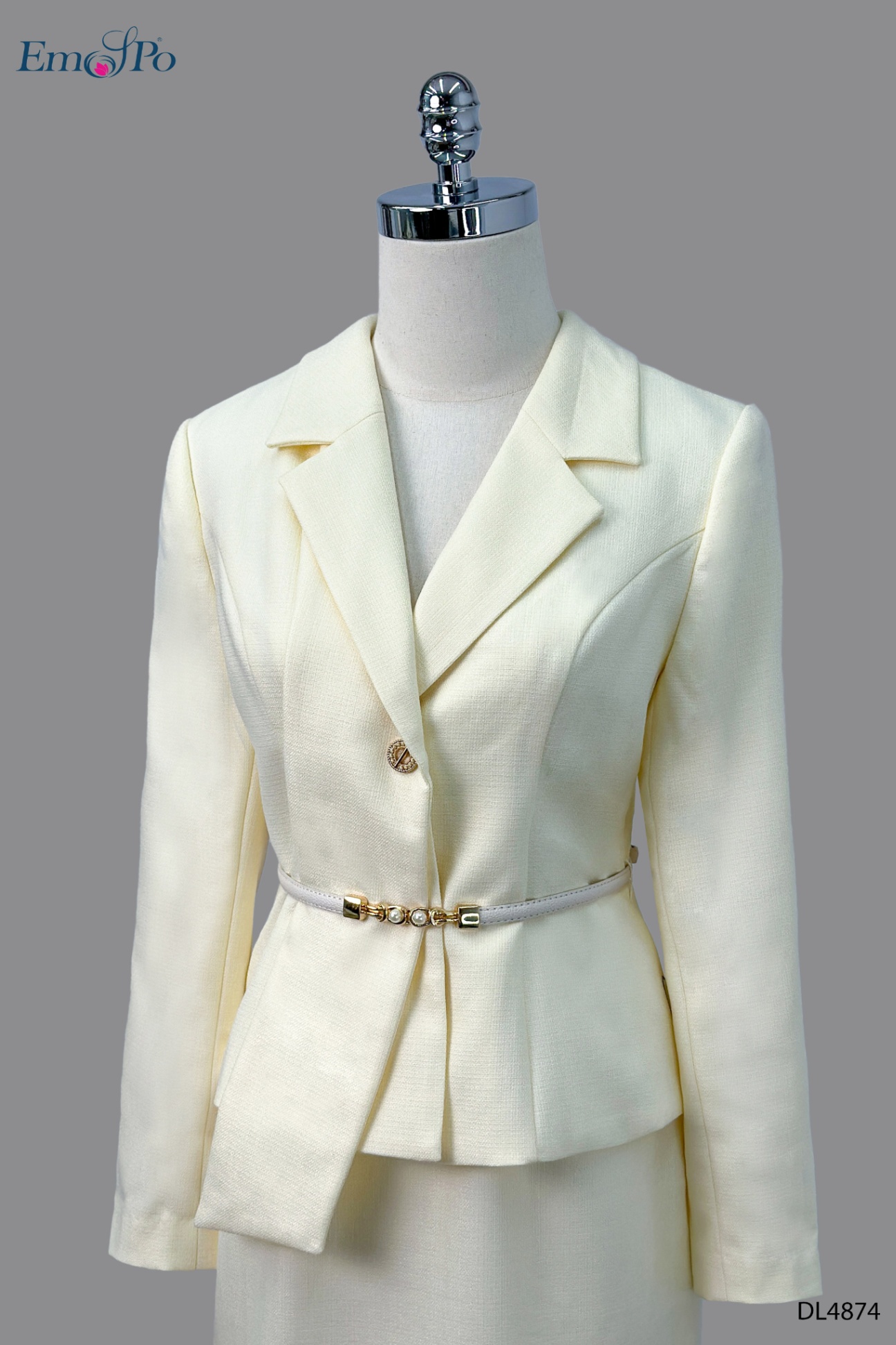 Đầm vest liền thân, xẻ sau, đai rời