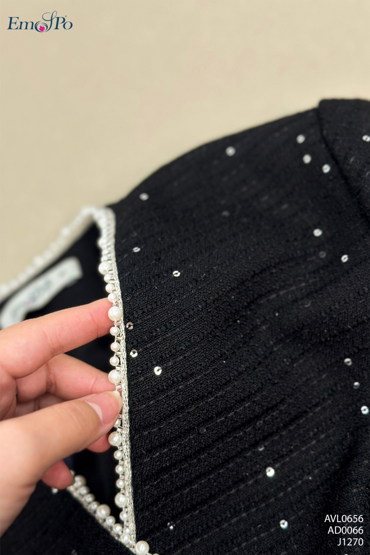 Áo vest cổ tim, kẹp viền ngọc trai, cài khuy, túi cơi, đi bộ AD0066 & J1270