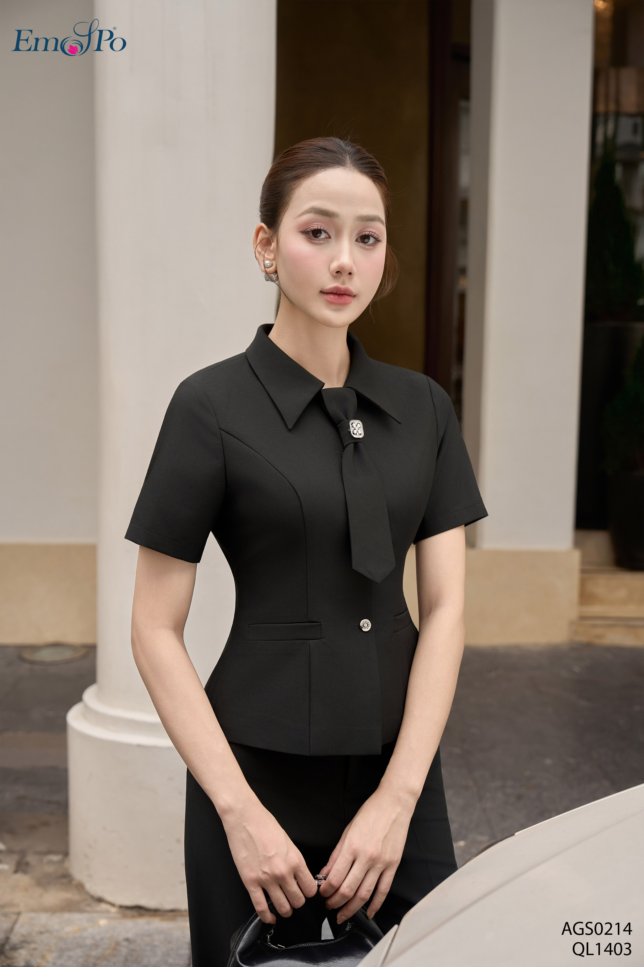 Áo ký giả cổ bẻ, cài khuy chiết eo, cà vạt cài đá rời, đi bộ QL1403