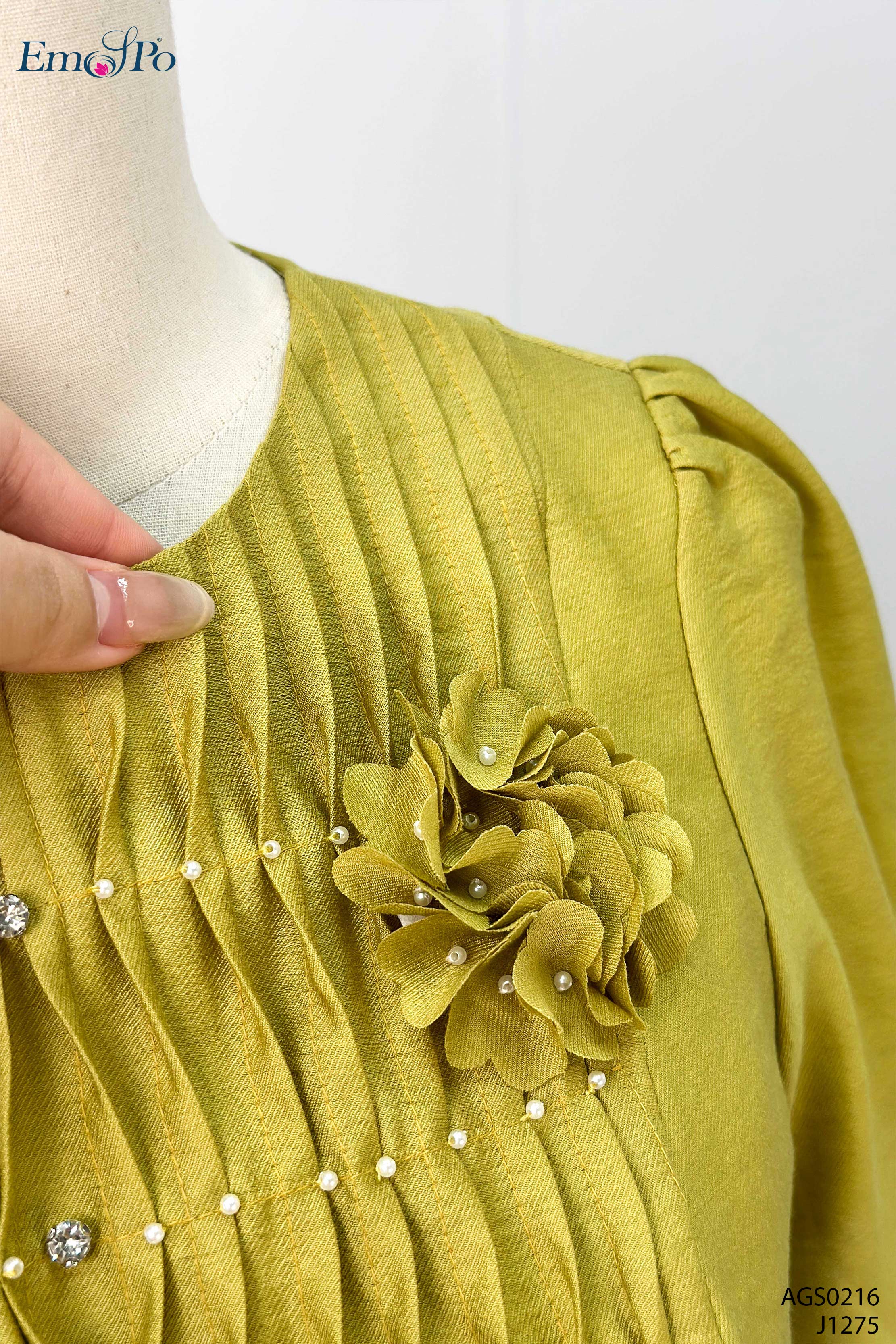 Áo ký giả dáng peplum, cổ tròn bấu lý đính đá & ngọc trai, hoa cài rời, đi bộ J1275