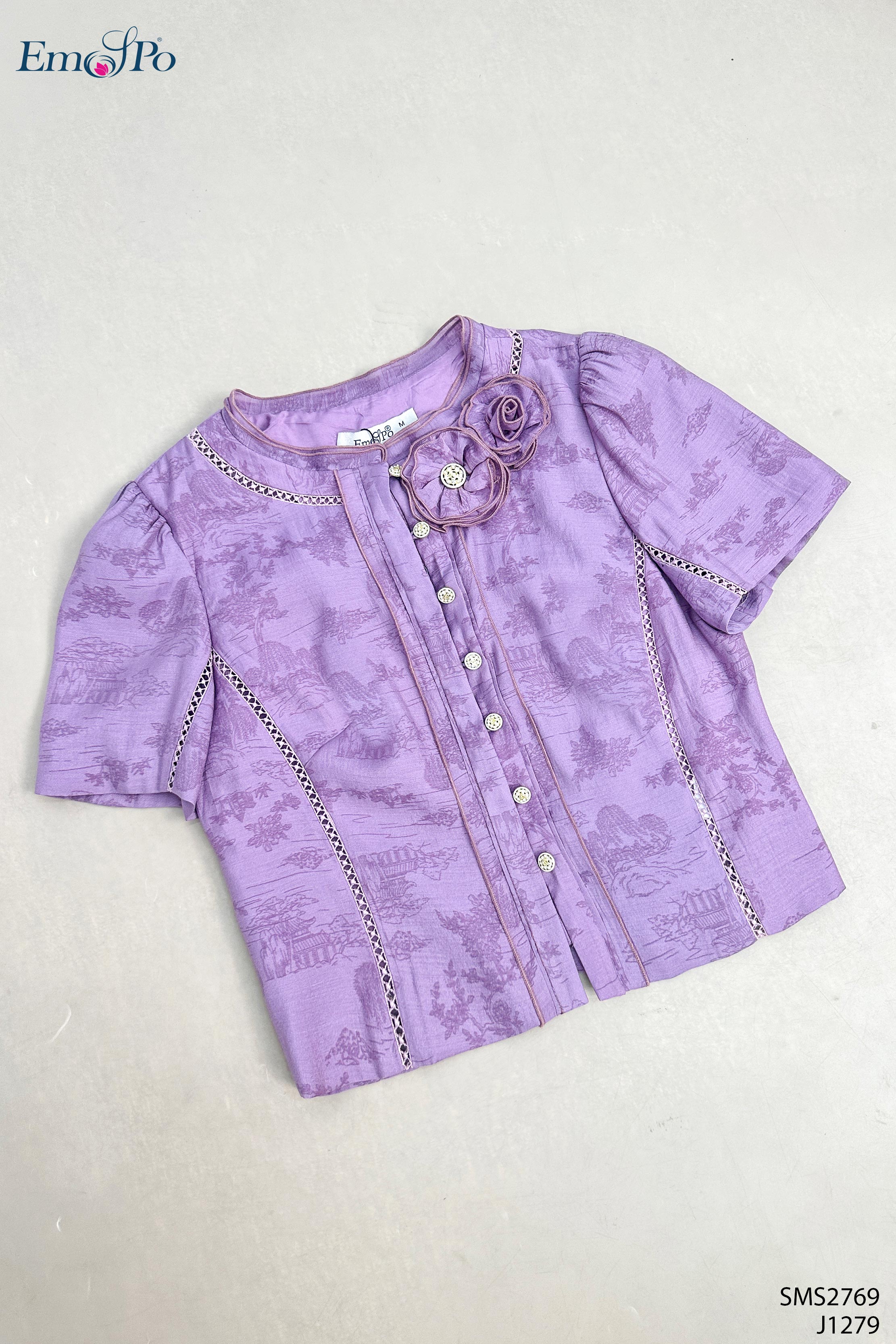 Áo sơ mi dáng lửng, phối ren, cổ đính hoa, đi bộ J1279