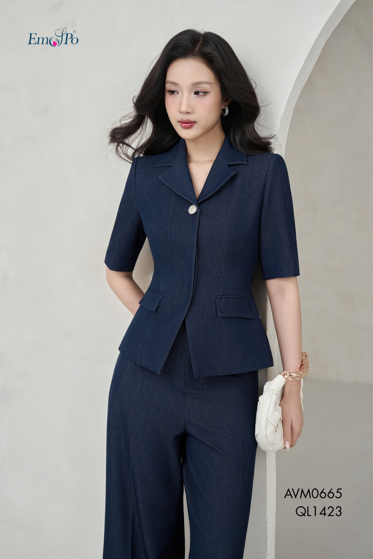 Áo vest cổ bẻ cài khuy đá, nẹp giấu khuy, túi 2 bên, đai da rời, đi bộ QL1423