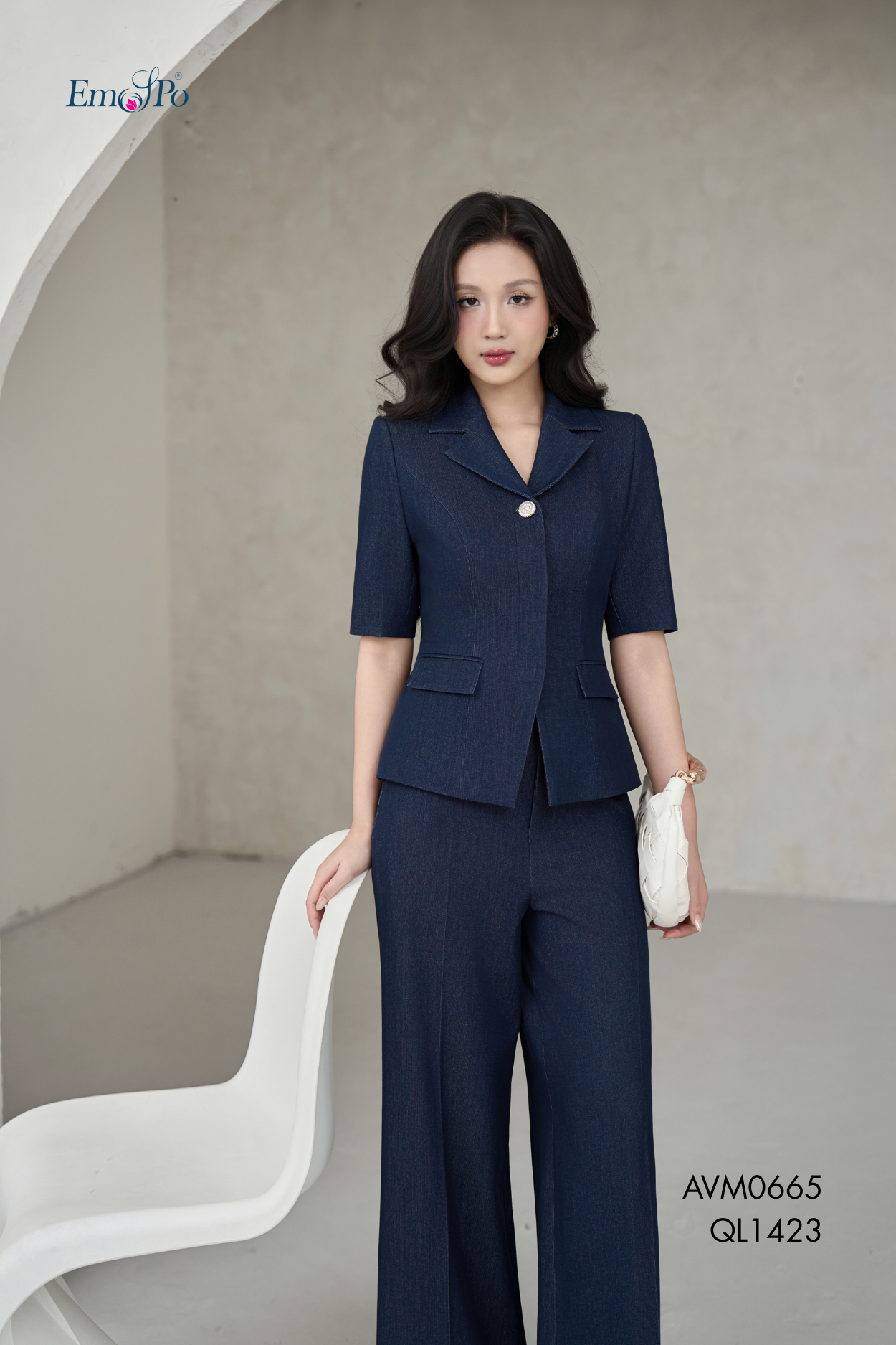 Áo vest cổ bẻ cài khuy đá, nẹp giấu khuy, túi 2 bên, đai da rời, đi bộ QL1423