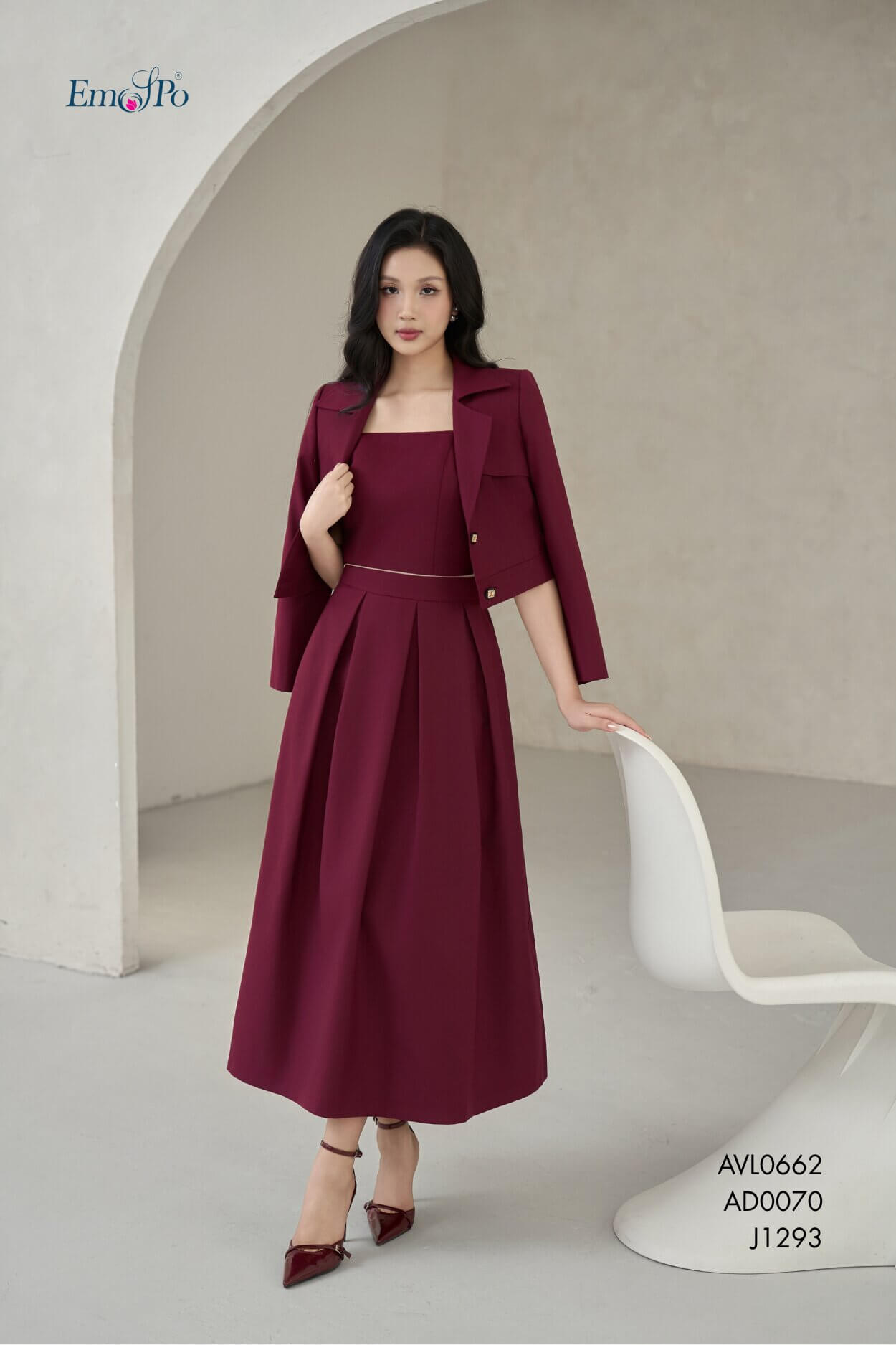 Áo vest dáng lửng, cổ bẻ ve, tà bong, cài khuy, đi bộ AD0070 & J1293