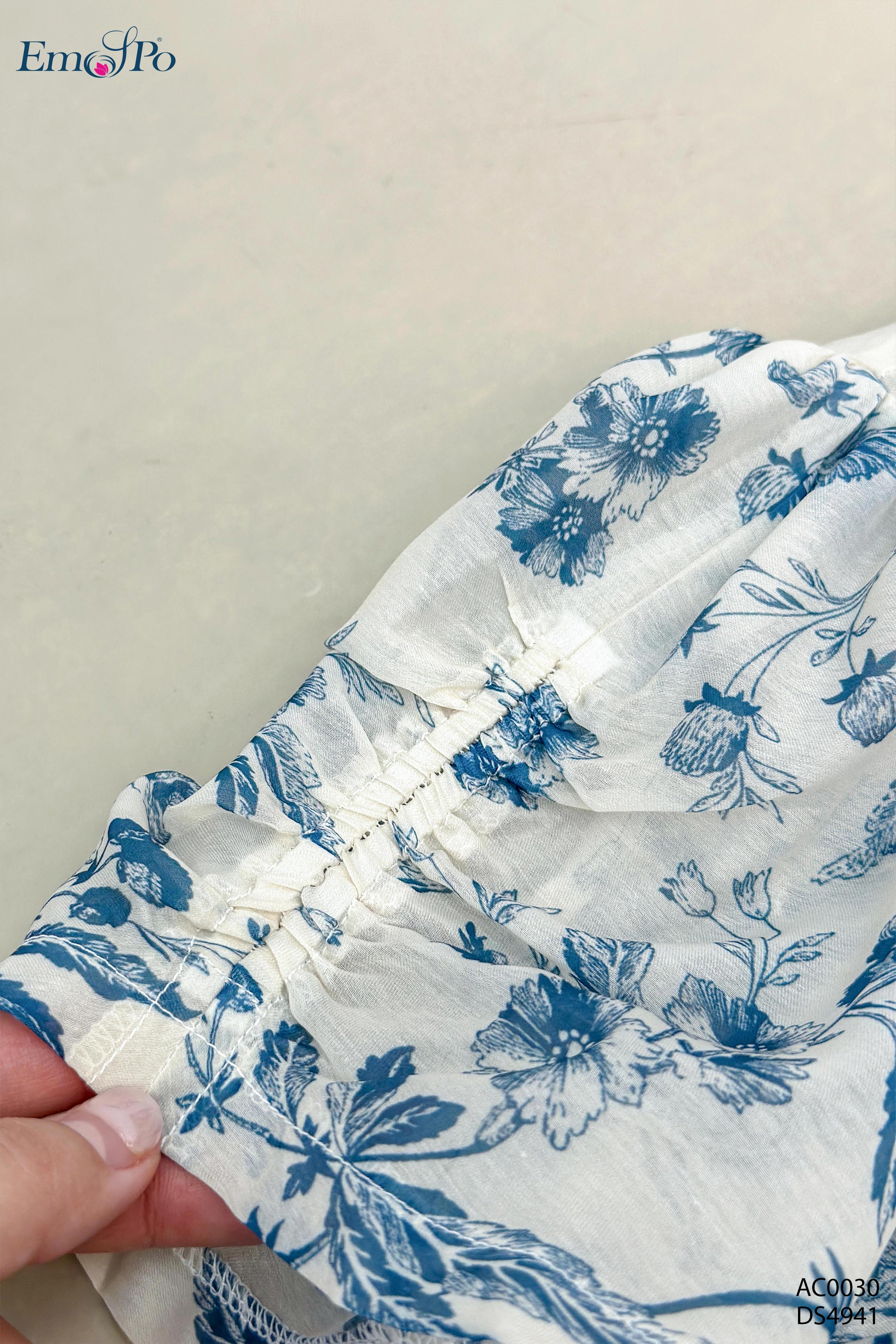 Đầm 2 dây xòe, cổ phối viền, đính cúc, chun lưng, đi kèm AC0030