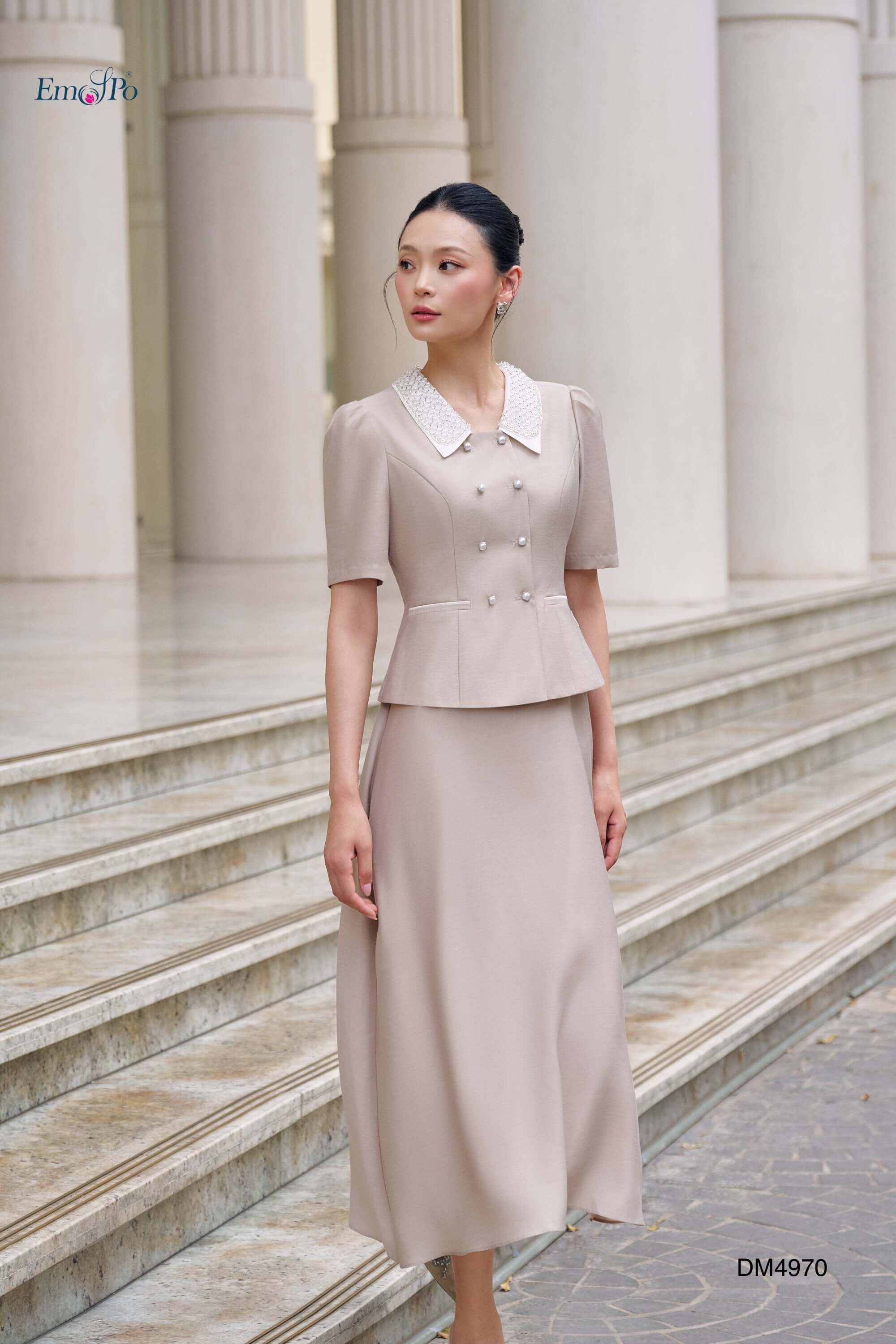 Đầm A dáng peplum, cổ bẻ phối màu kẹp lưới đính cườm, cài giao 2 hàng khuy