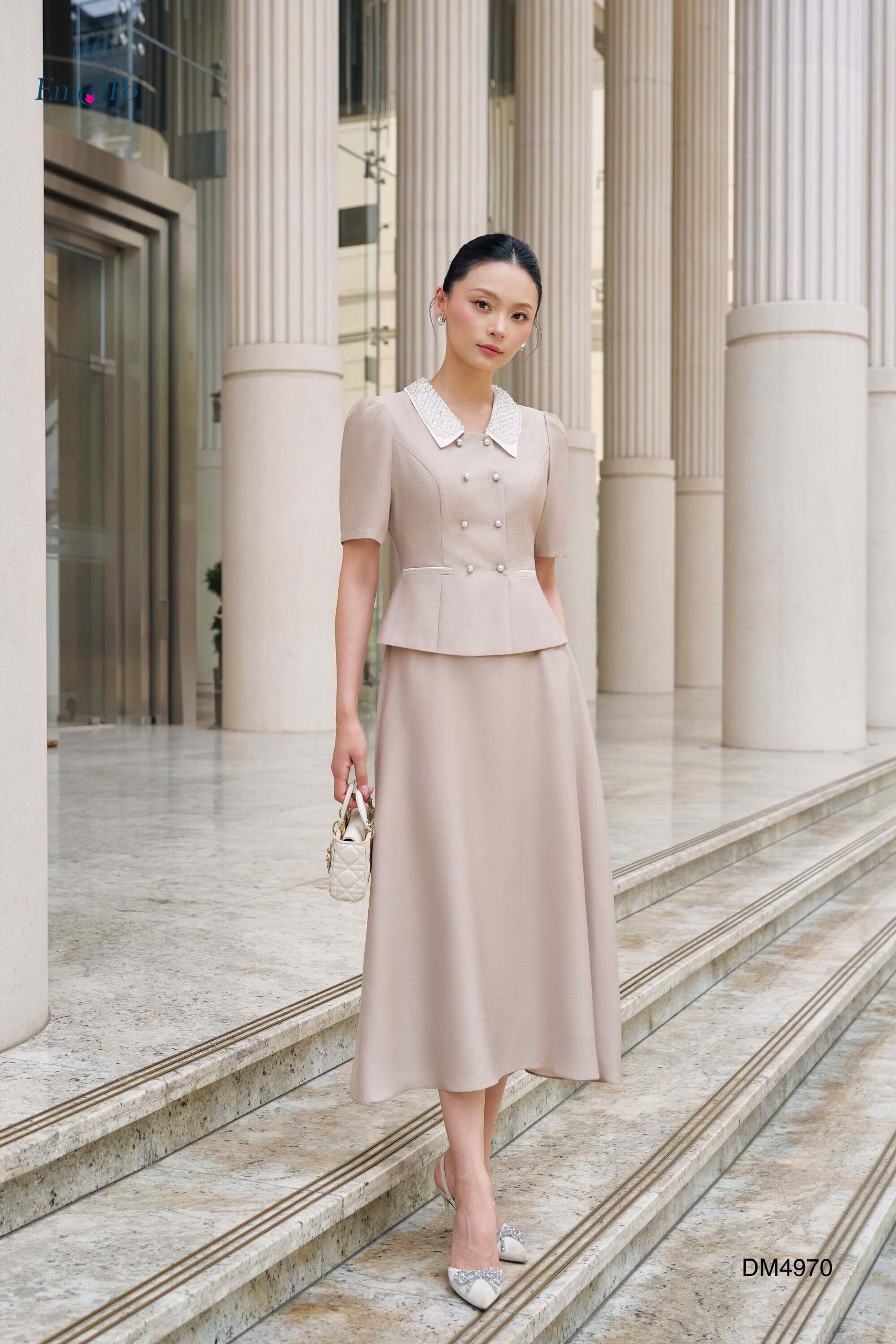 Đầm A dáng peplum, cổ bẻ phối màu kẹp lưới đính cườm, cài giao 2 hàng khuy