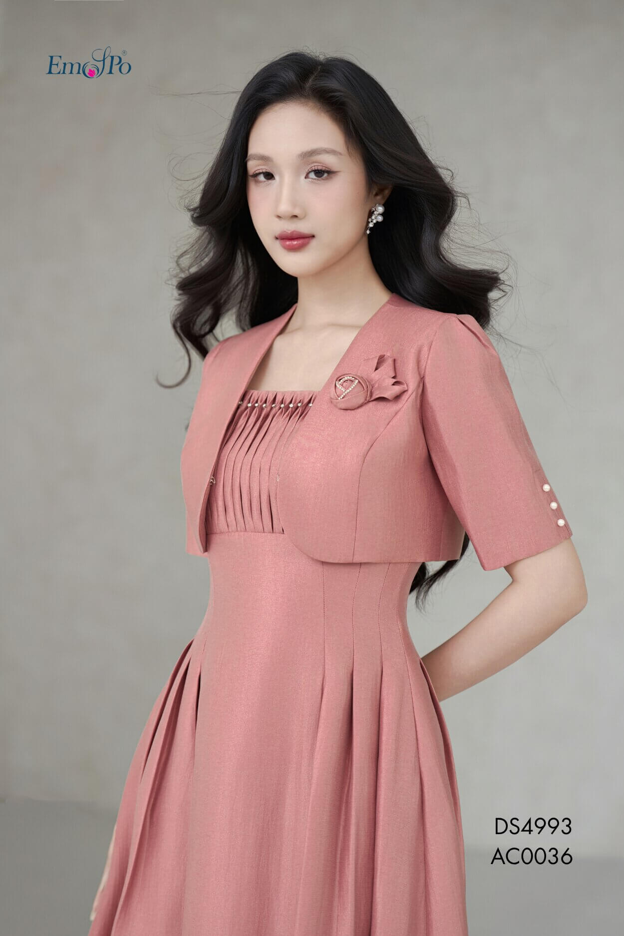 Đầm xòe 2 dây cổ vuông xếp ly đính hàng đá, đi kèm AC0036