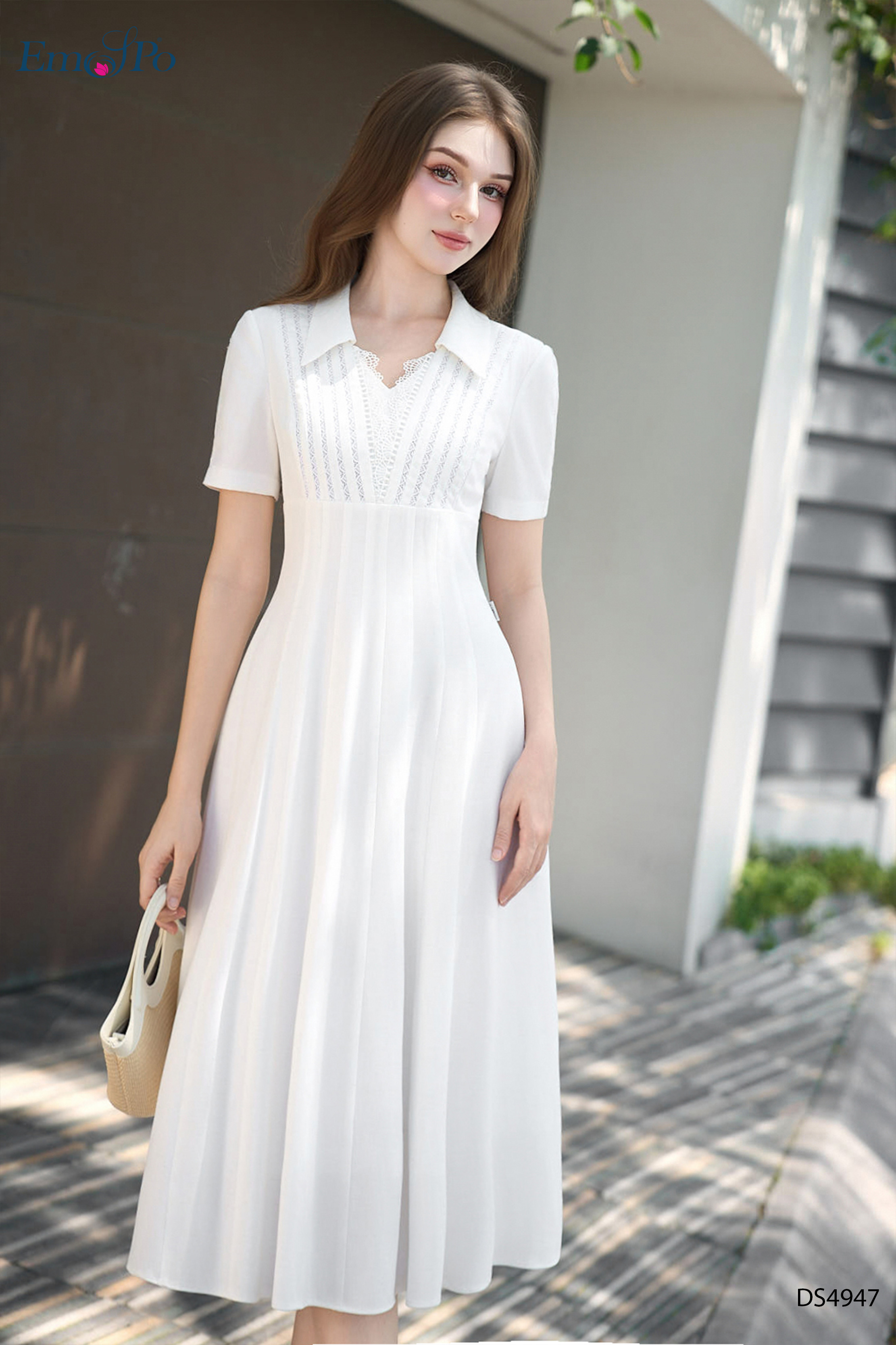 Đầm xòe cổ bẻ tim phối ren, chiết eo cao