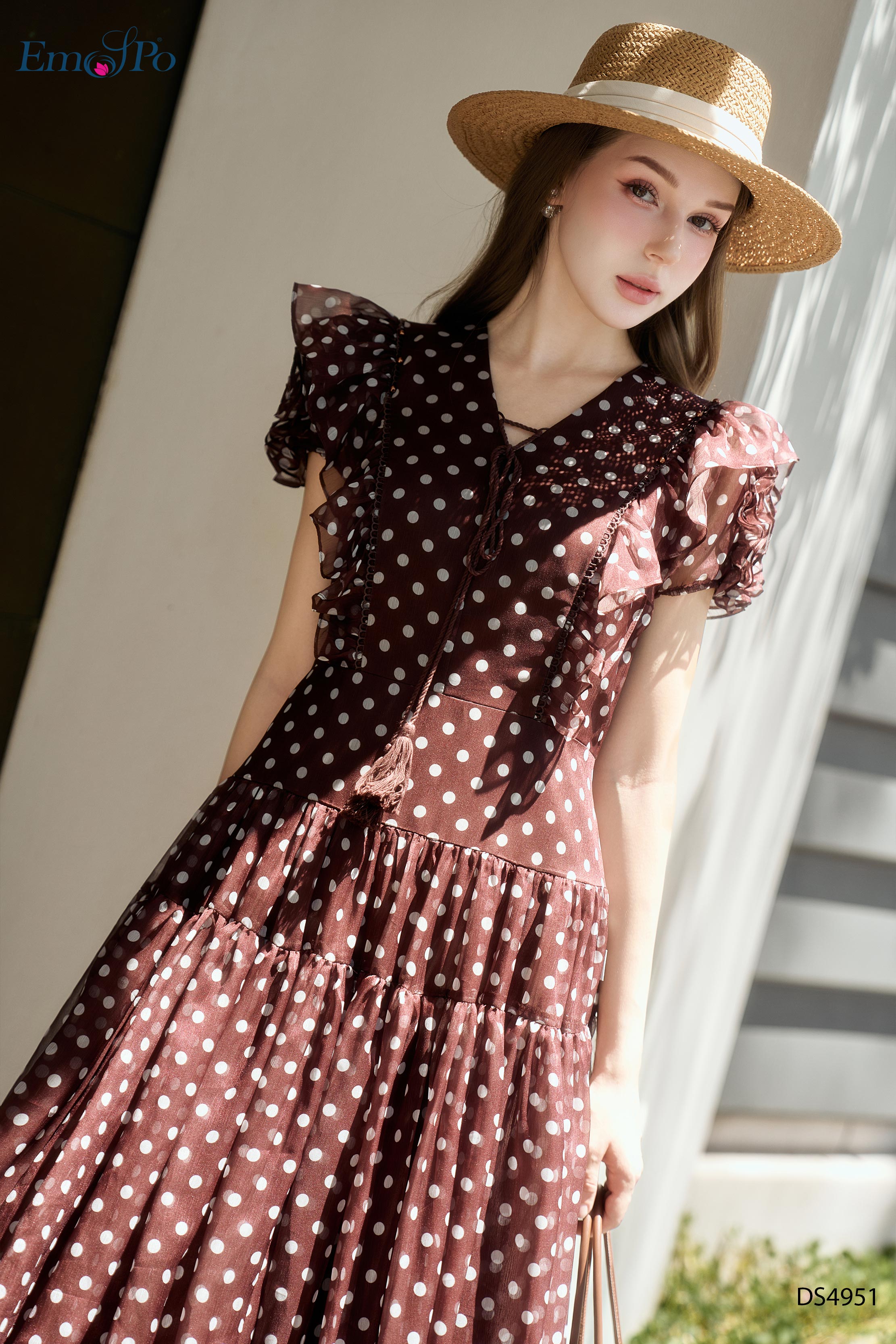 Đầm xòe cổ tim, bèo tay chun hoa, họa tiết chấm bi