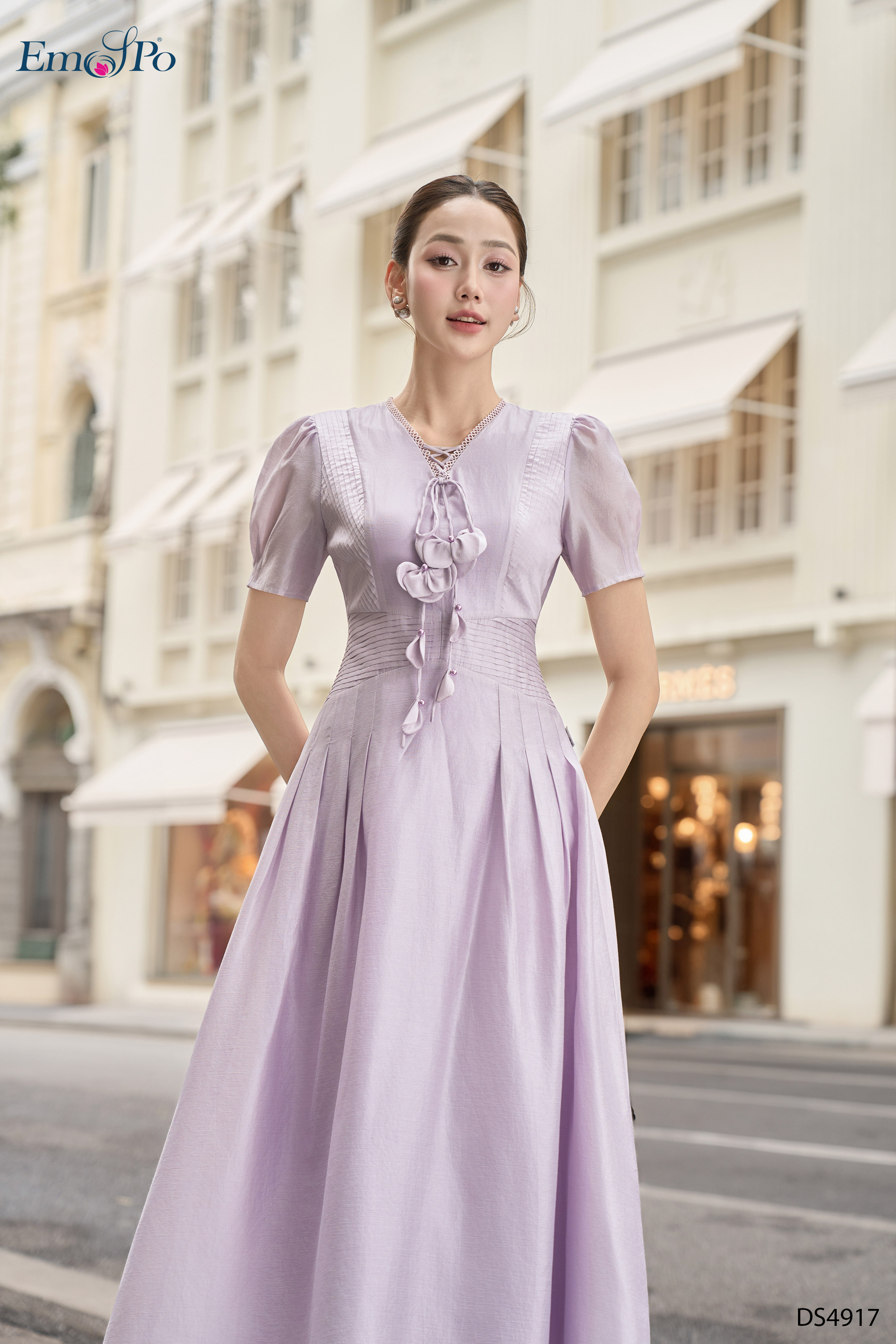 Đầm xòe, cổ tim kẹp ren đan dây hoa, chiết eo bấu ly