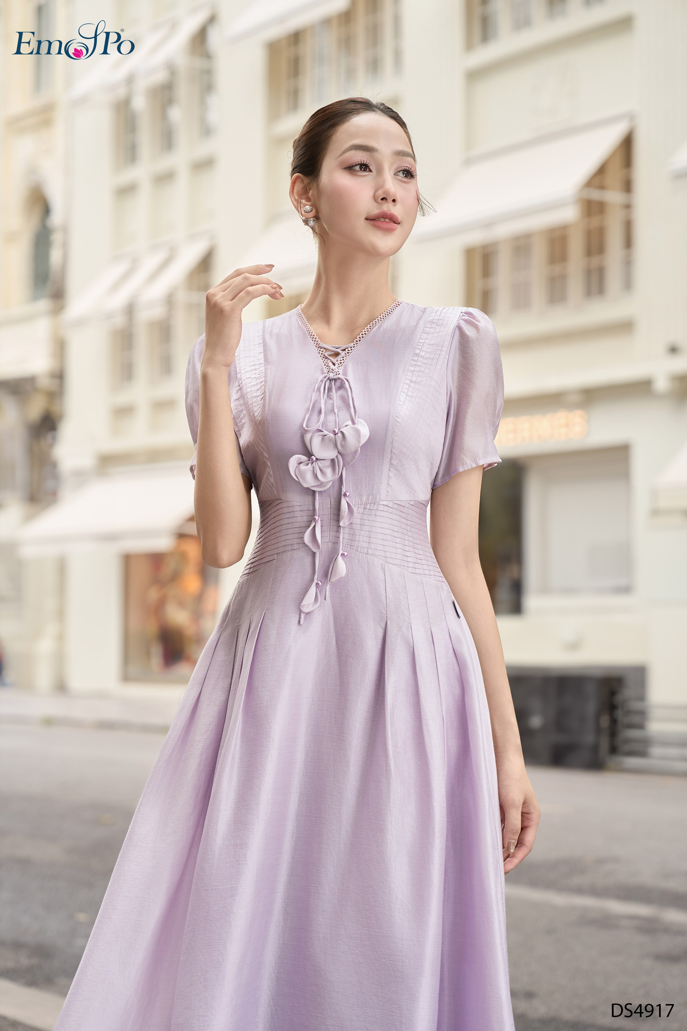 Đầm xòe, cổ tim kẹp ren đan dây hoa, chiết eo bấu ly