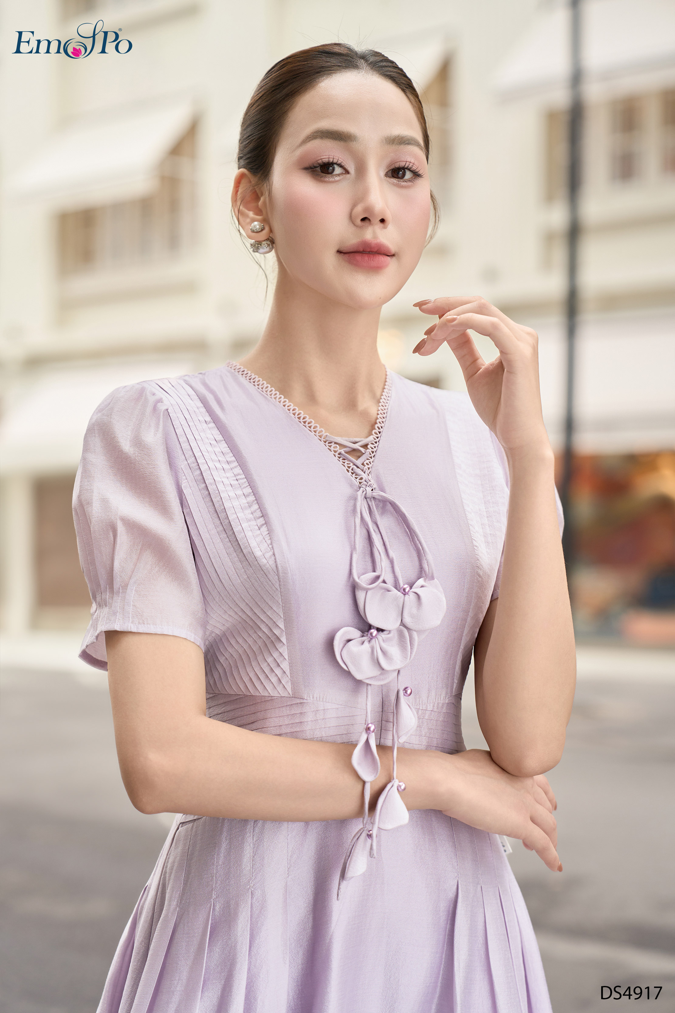 Đầm xòe, cổ tim kẹp ren đan dây hoa, chiết eo bấu ly
