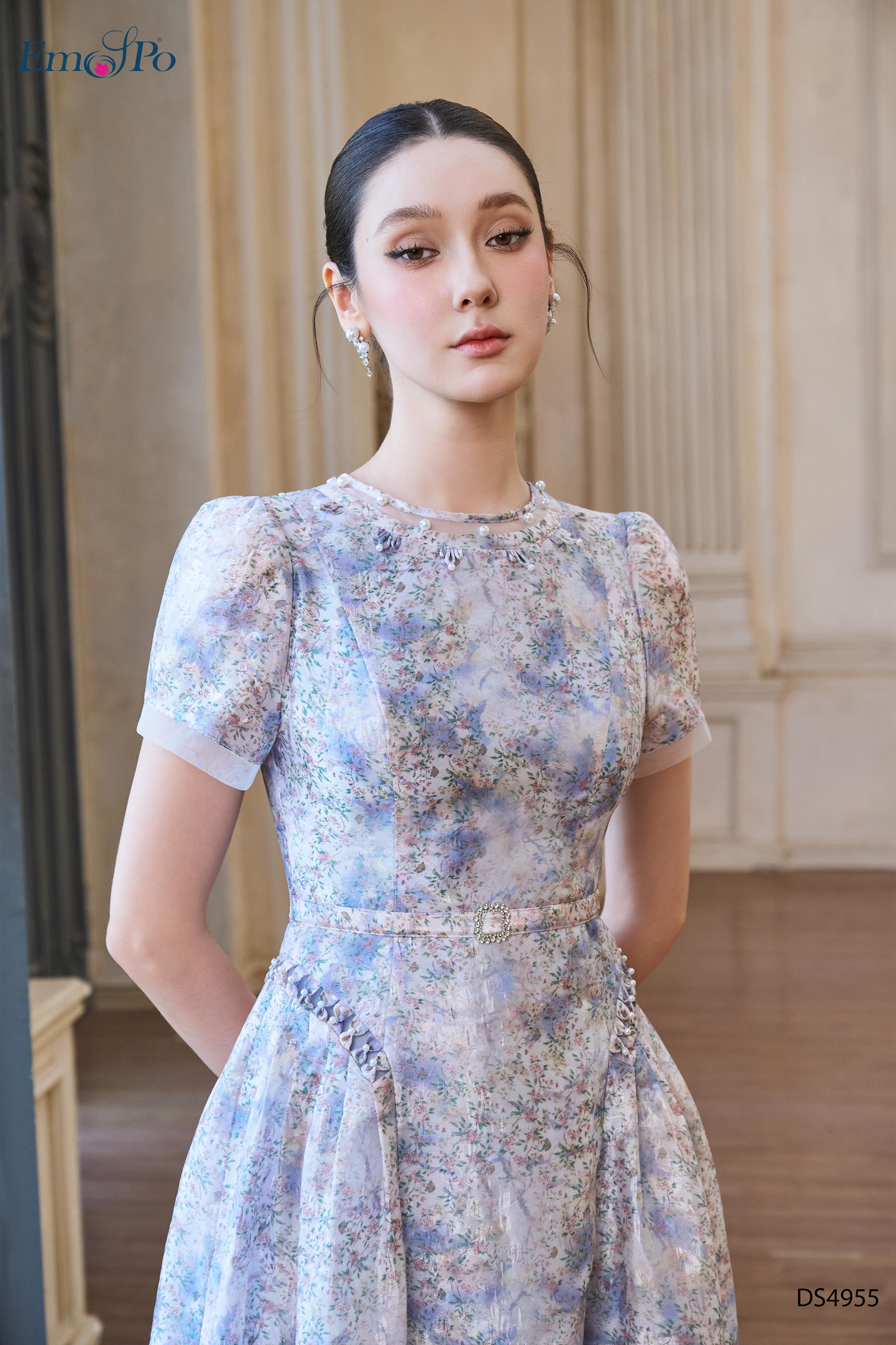 Đầm xòe phối lưới, cổ tròn đính ngọc trai, đai rời