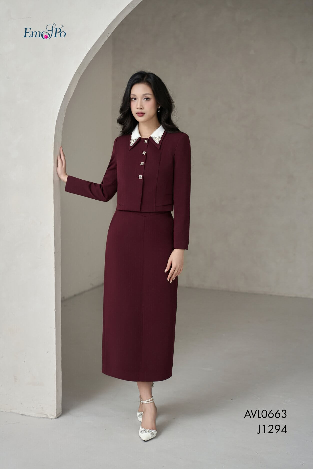Juyp ôm dài cạp cao, xẻ sau, đi bộ AVL0633