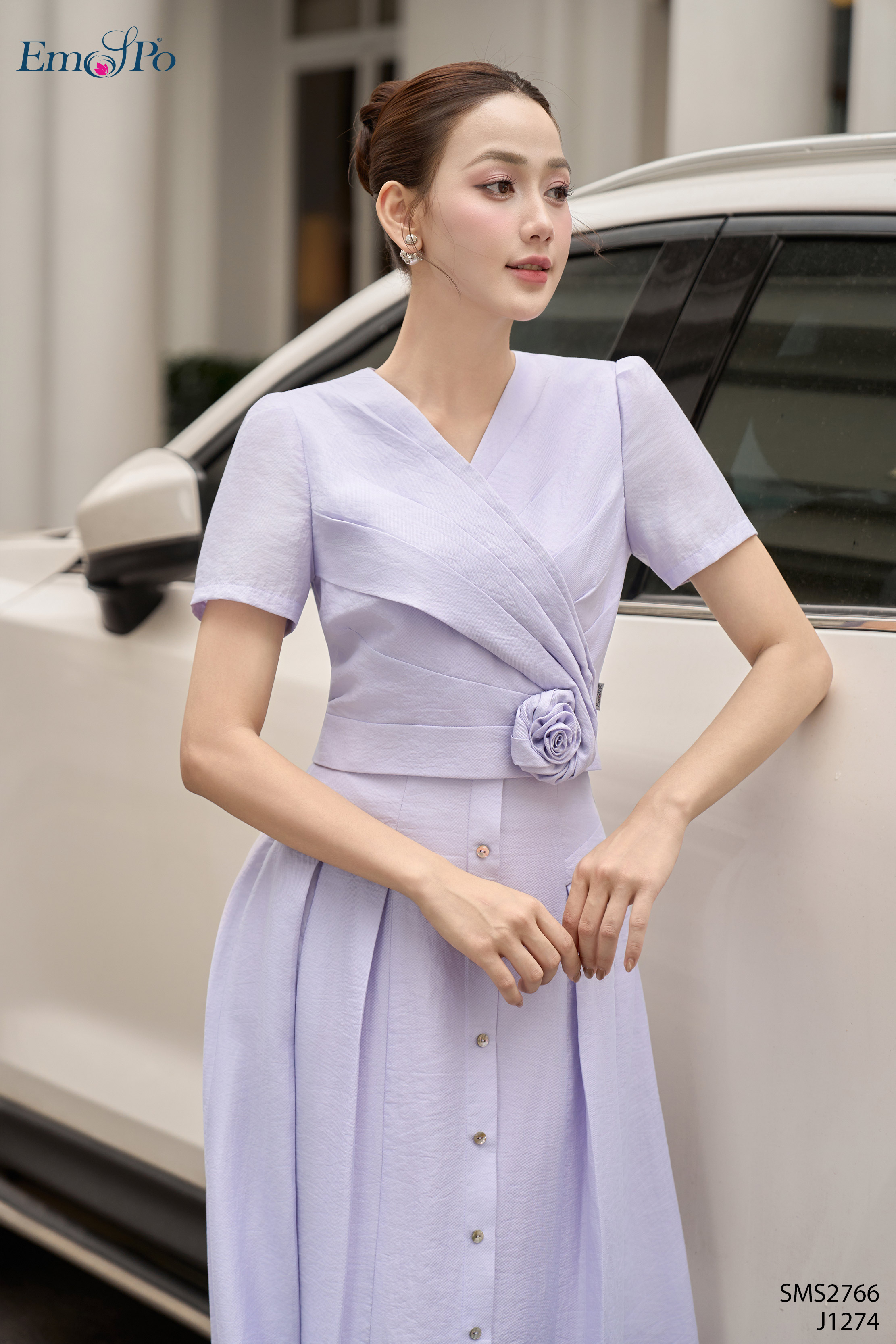 Juyp xòe, xếp ly 2 bên hông, đính hàng khuy, đi bộ SMS2766