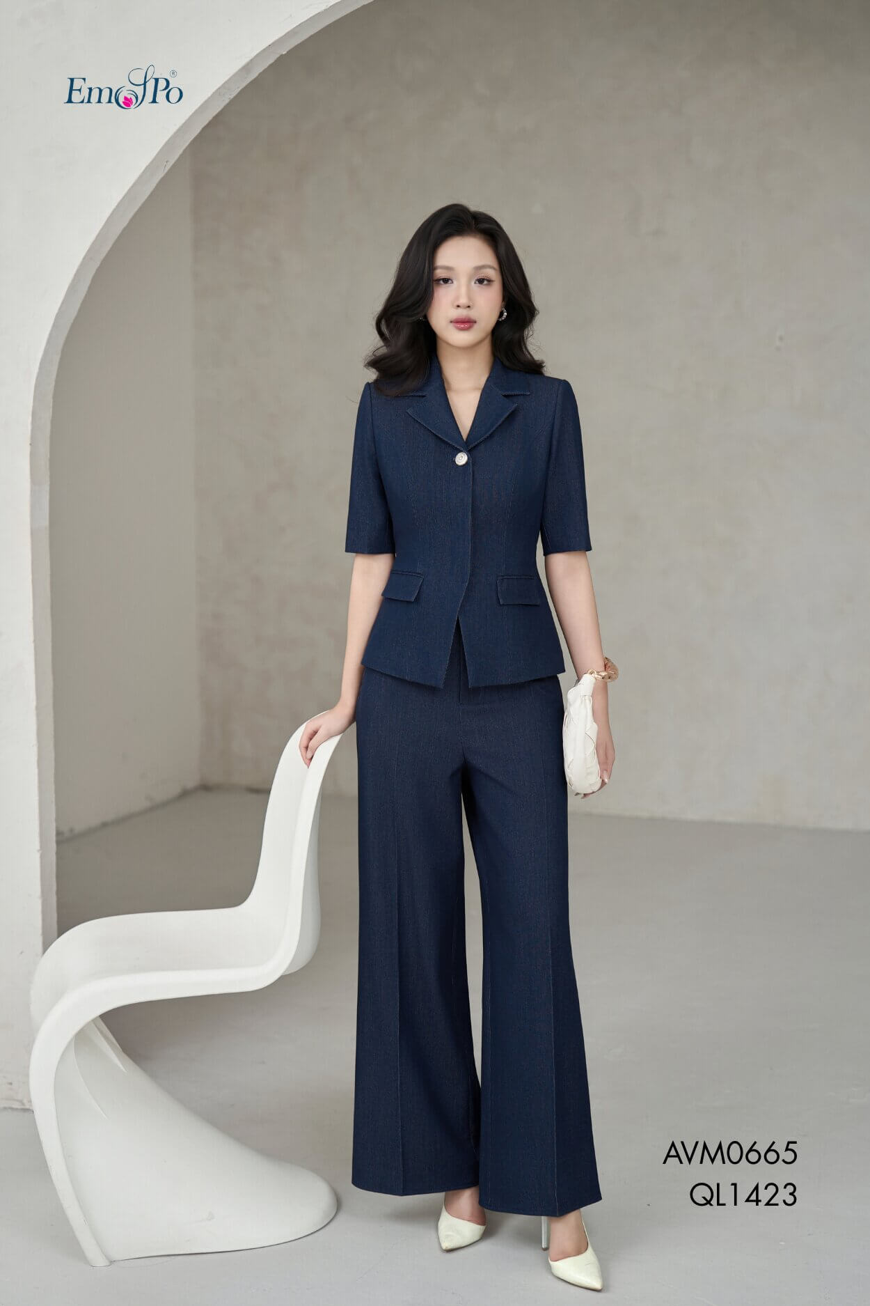 Quần suông, cạp đai đính đá, túi chéo 2 bên, đi bộ AVM0665