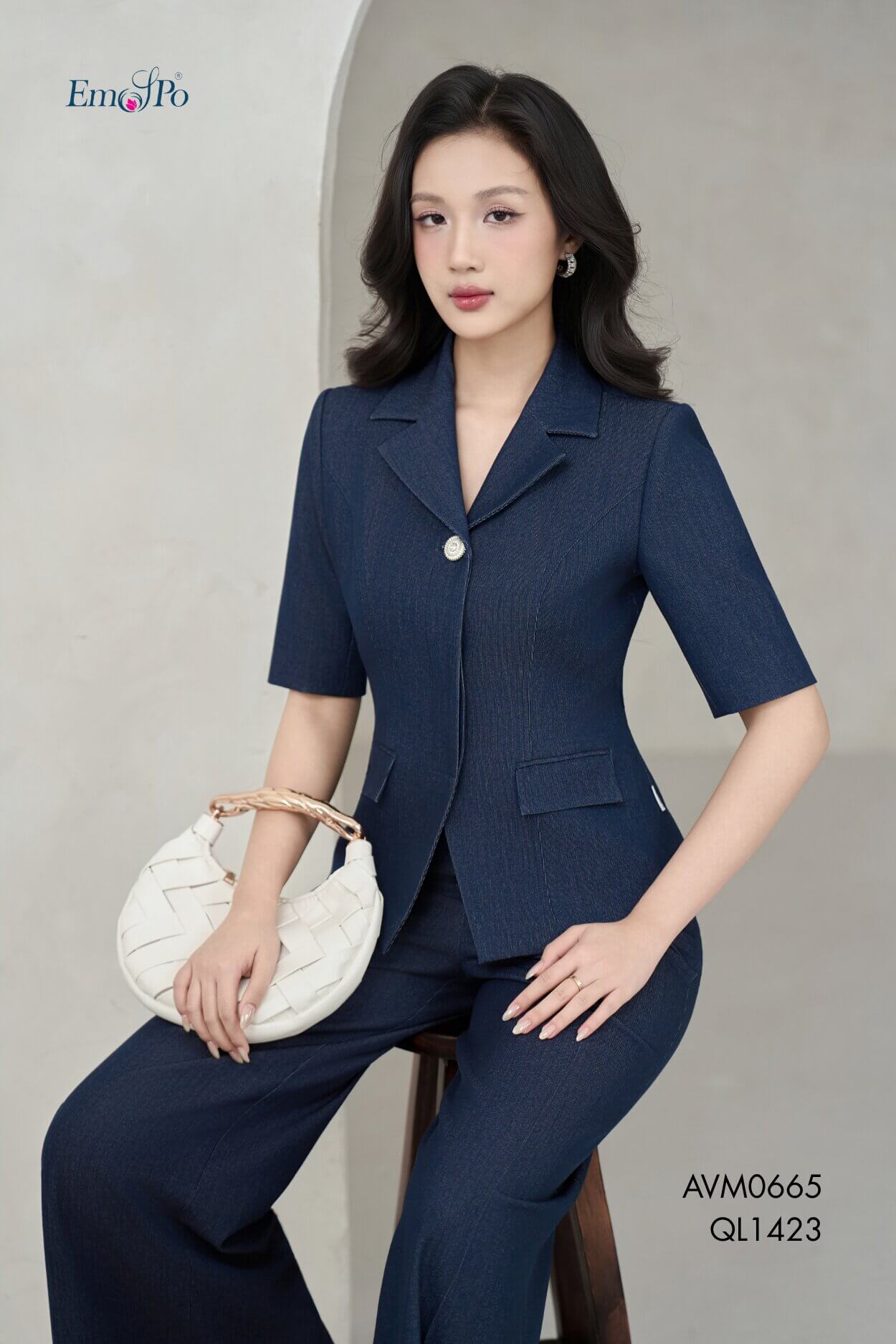 Quần suông, cạp đai đính đá, túi chéo 2 bên, đi bộ AVM0665